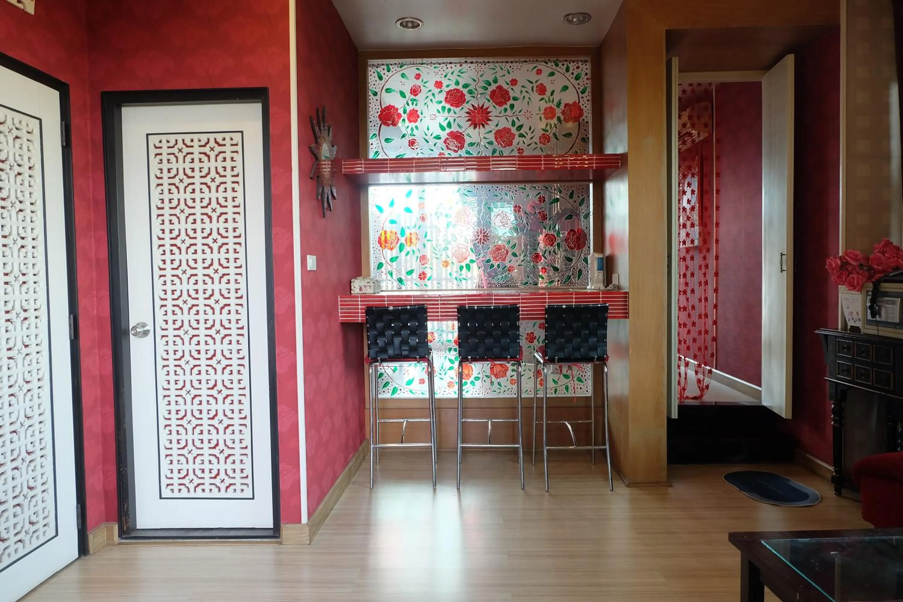 Kitchen or kitchenette in Sabai Sabai@Sukhumvit Hotel