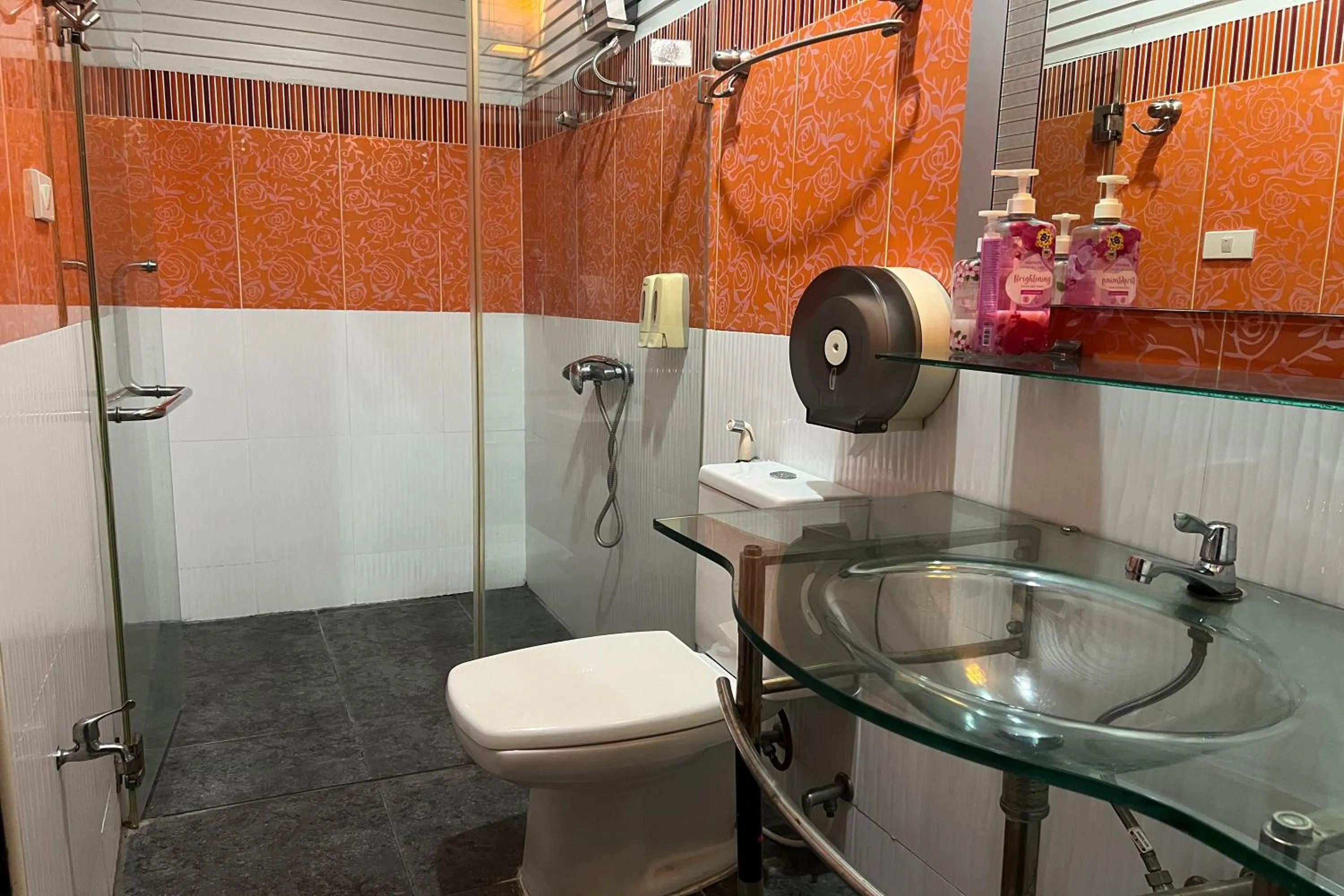 Shower in Sabai Sabai@Sukhumvit Hotel