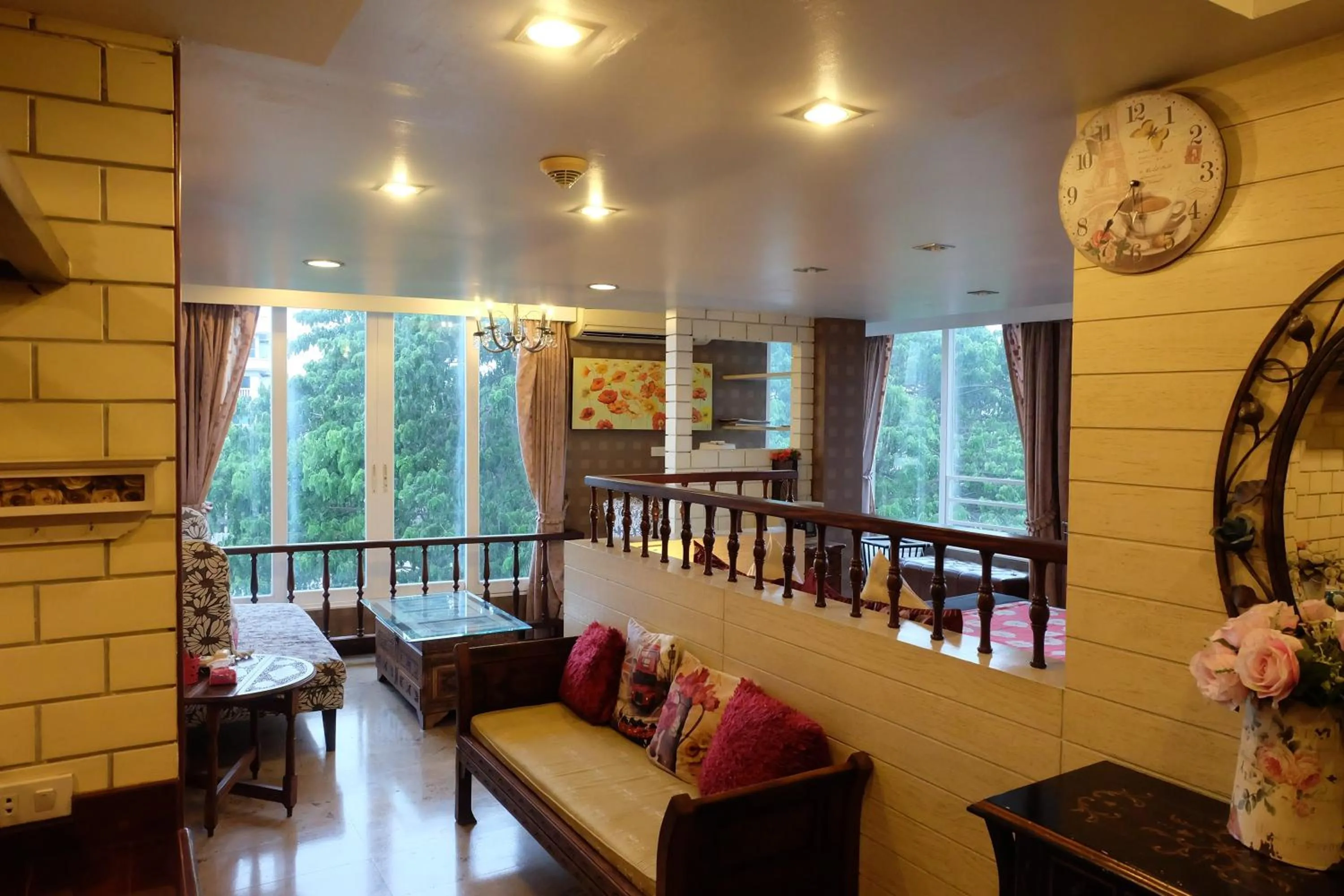 Seating area in Sabai Sabai@Sukhumvit Hotel