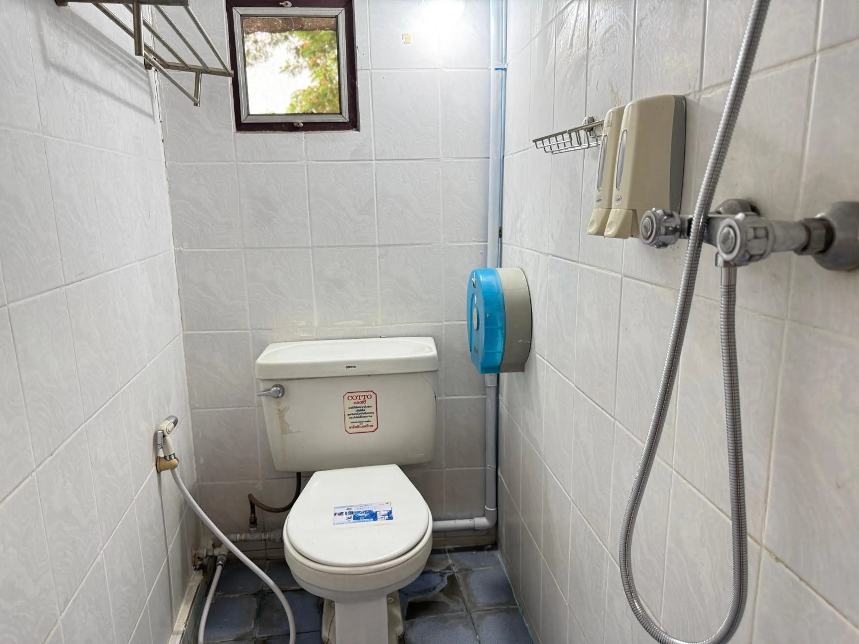 Bathroom in Lai Thai Guest House