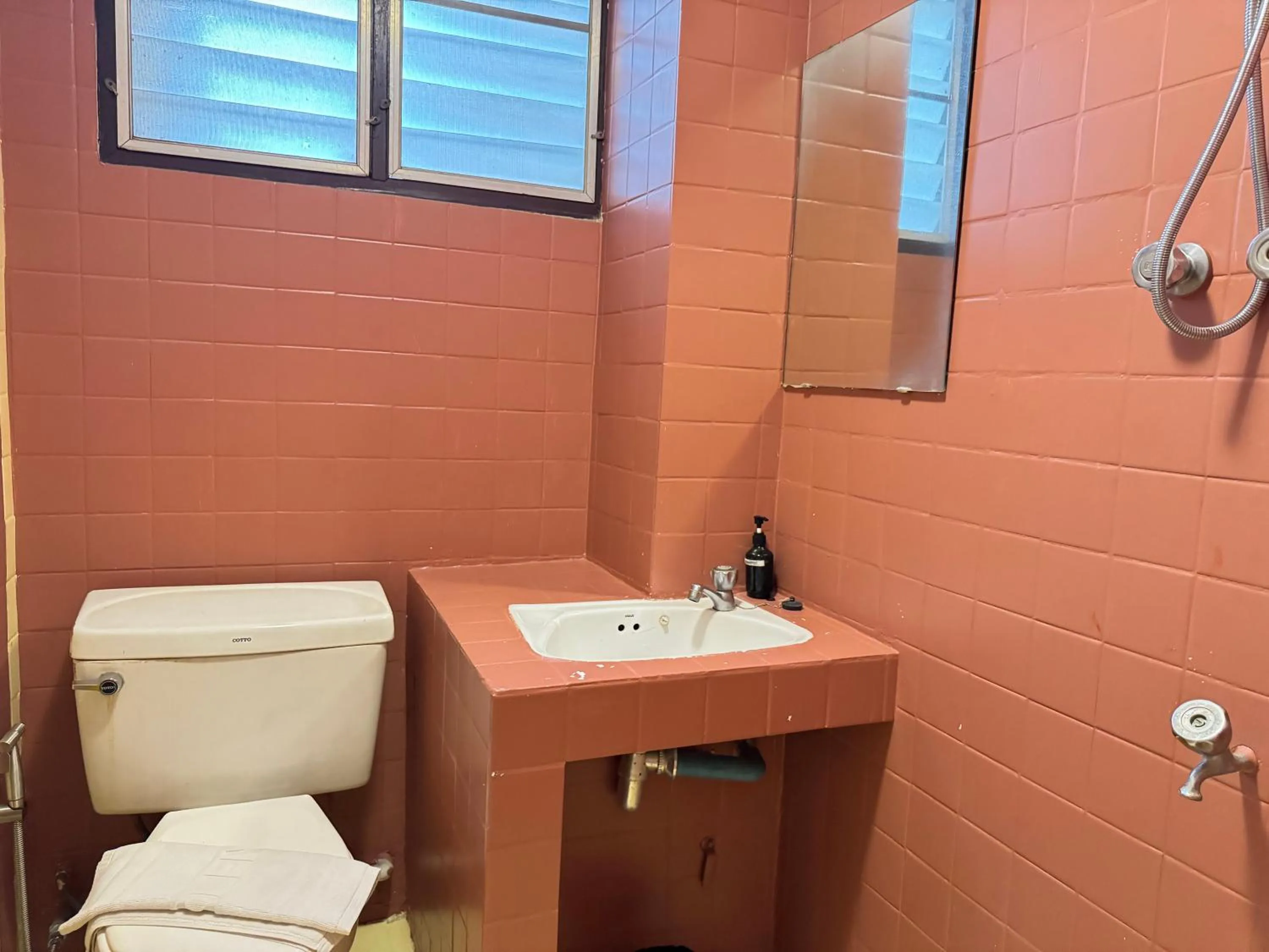 Bathroom in Lai Thai Guest House