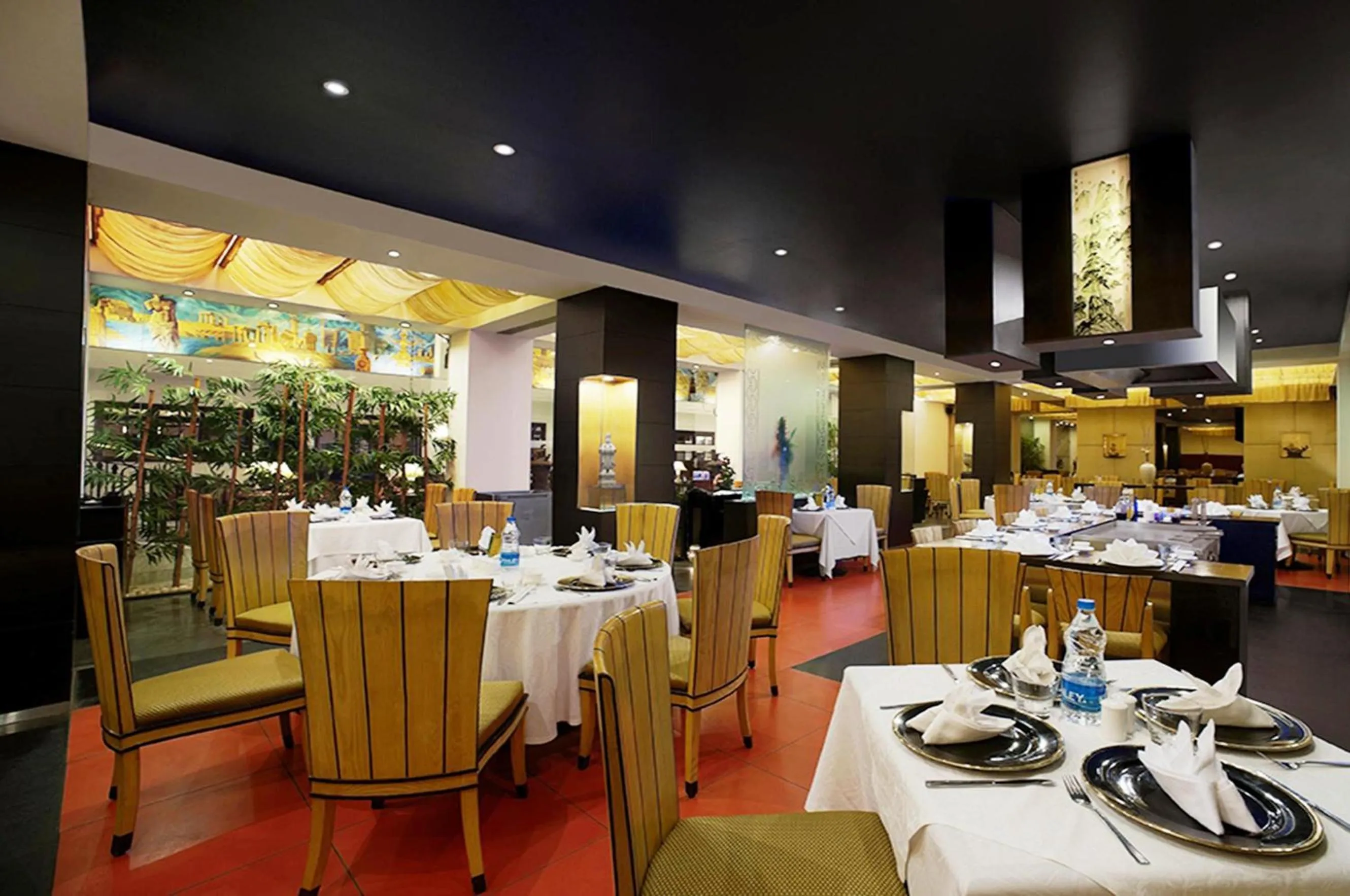 Restaurant/places to eat in Radha Regent, Chennai