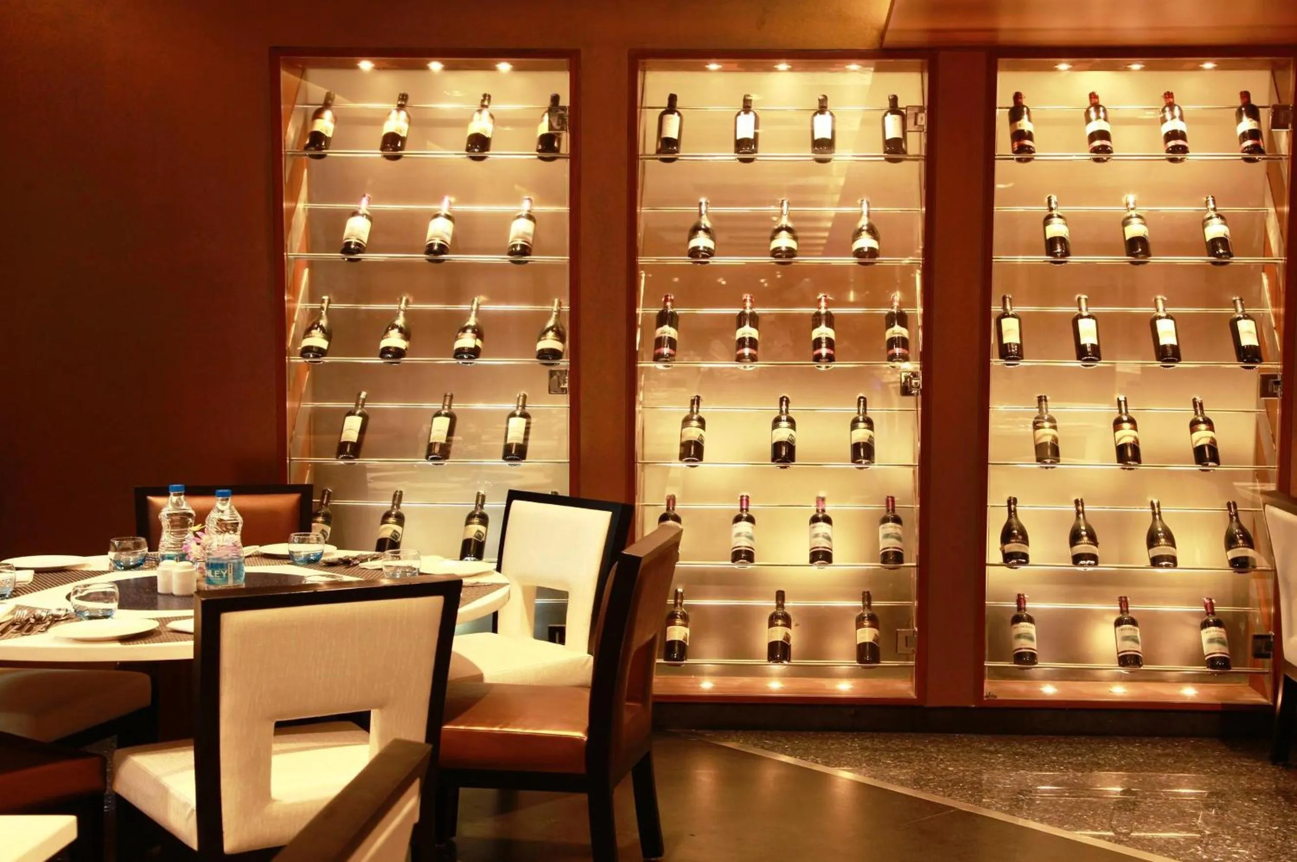 Restaurant/places to eat in Radha Regent, Chennai