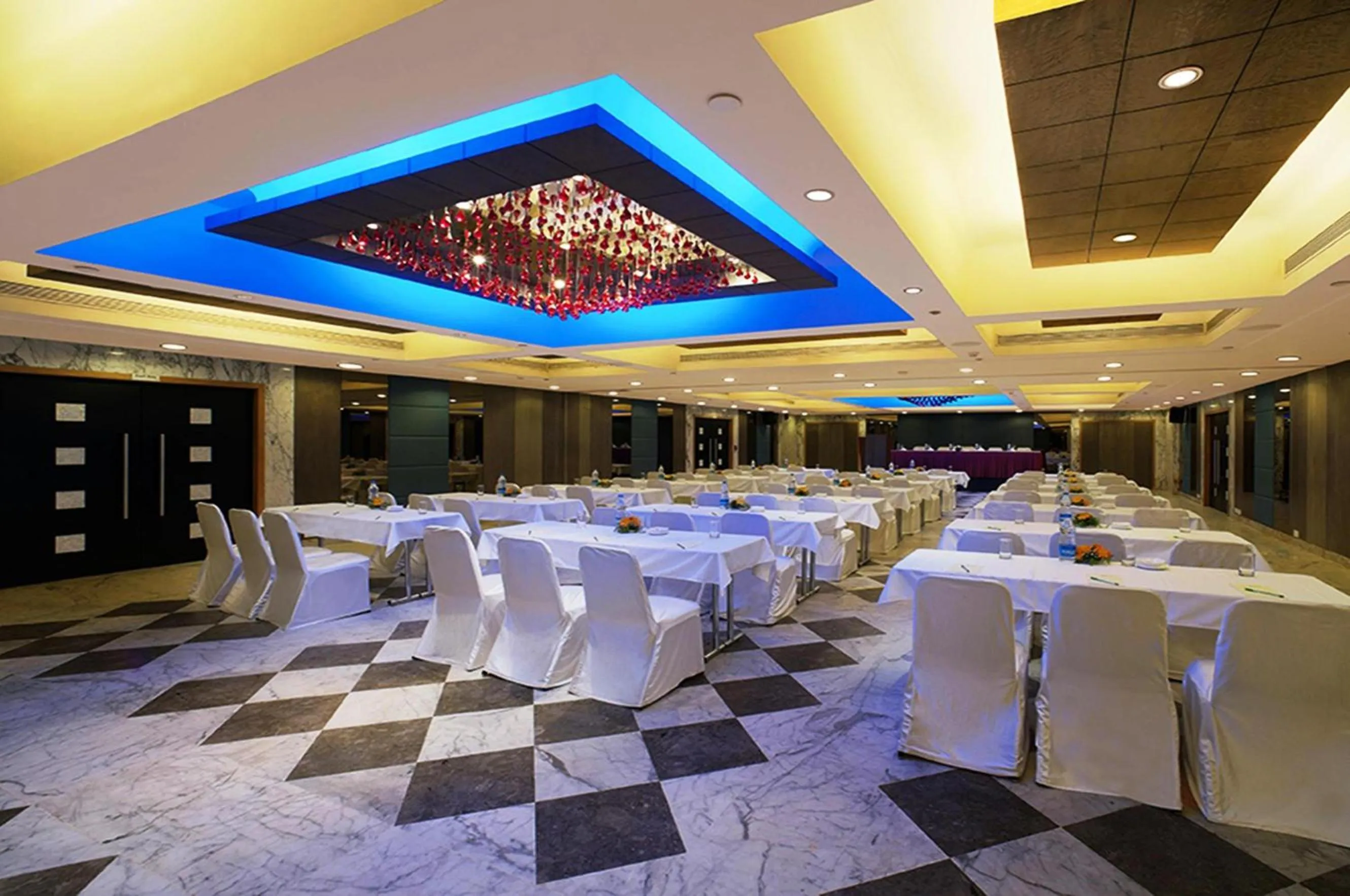 Banquet/Function facilities in Radha Regent, Chennai