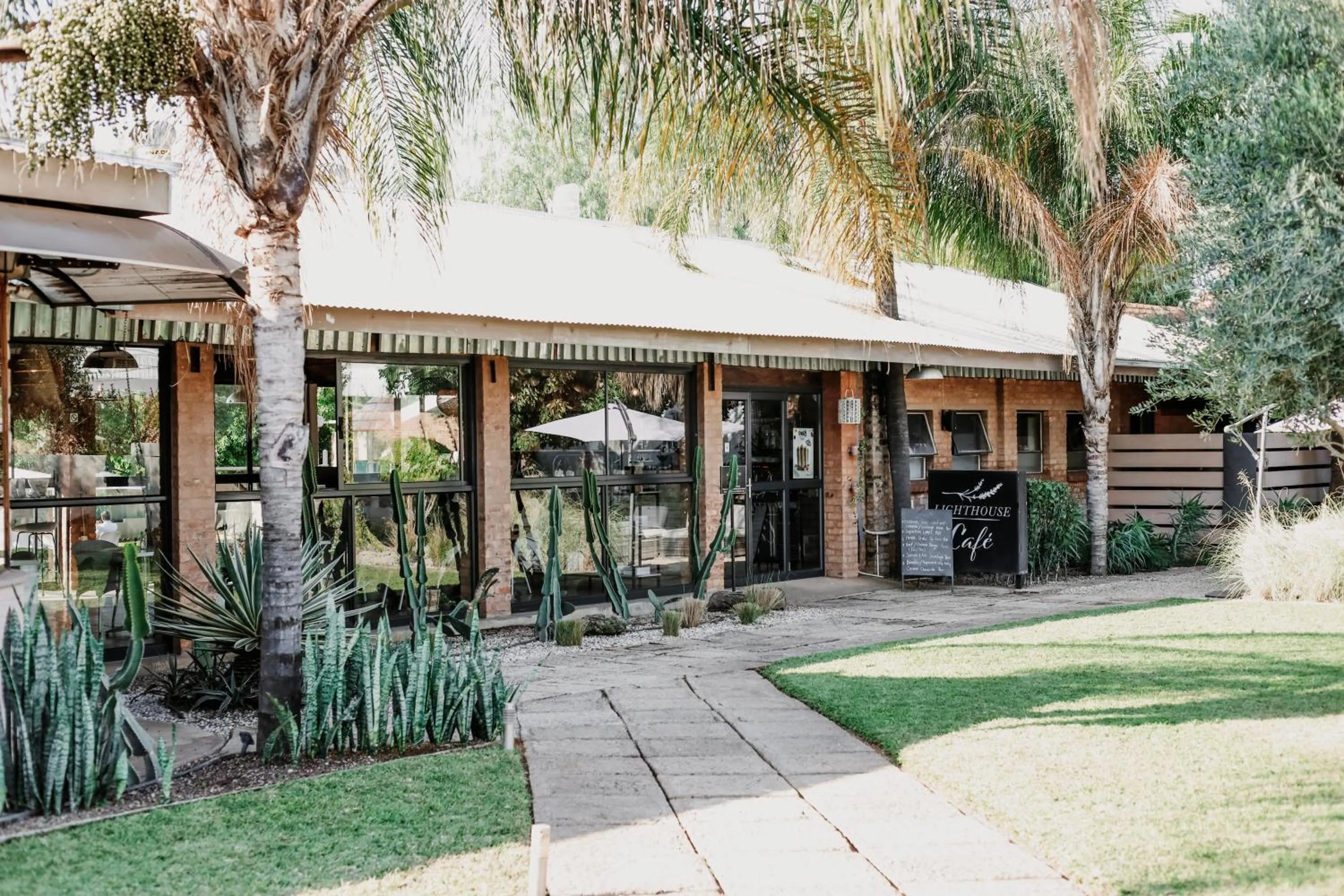 Restaurant/places to eat in Lighthouse Guesthouse & Cafe