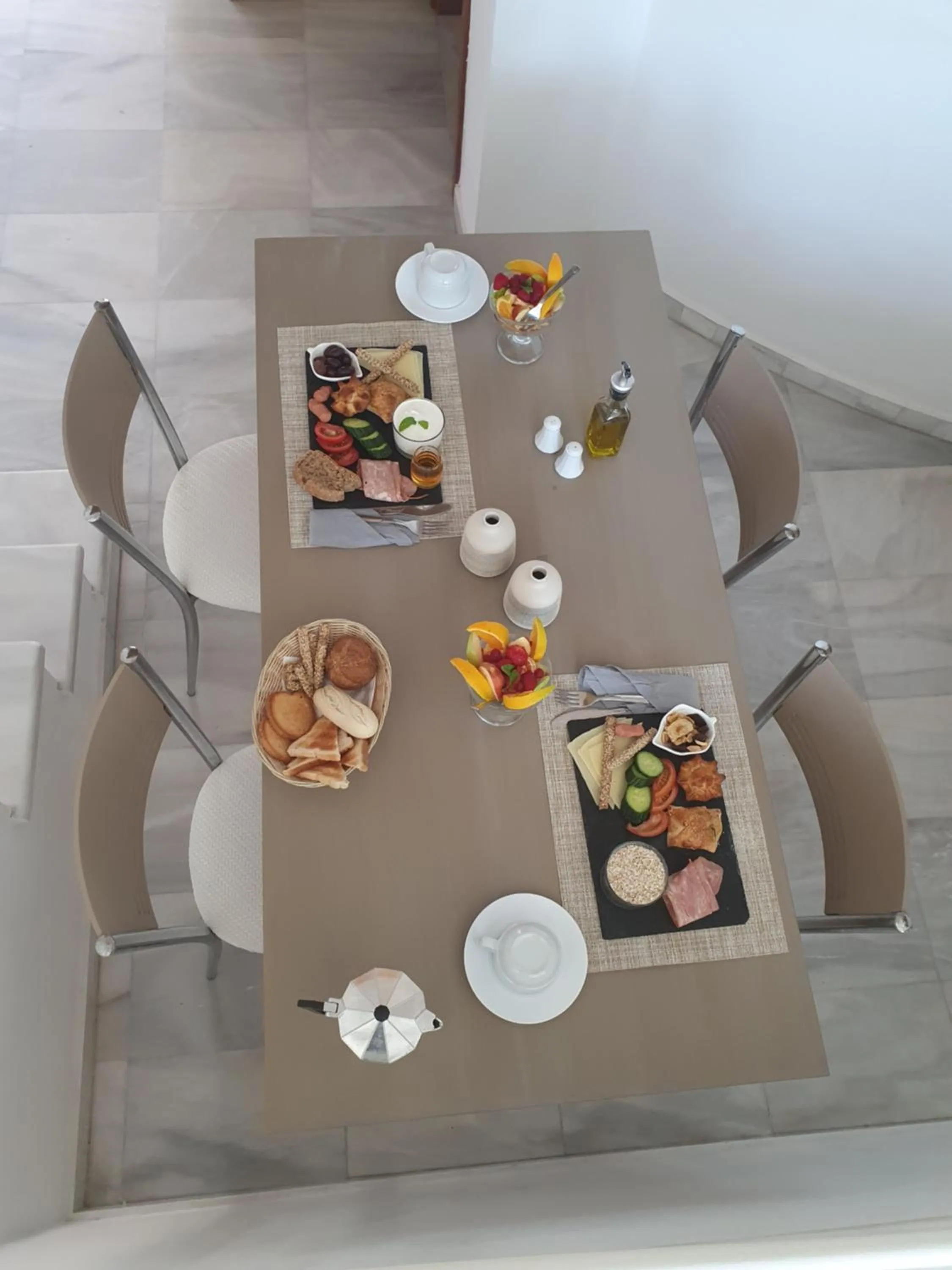 Breakfast in Elizabeth Suites