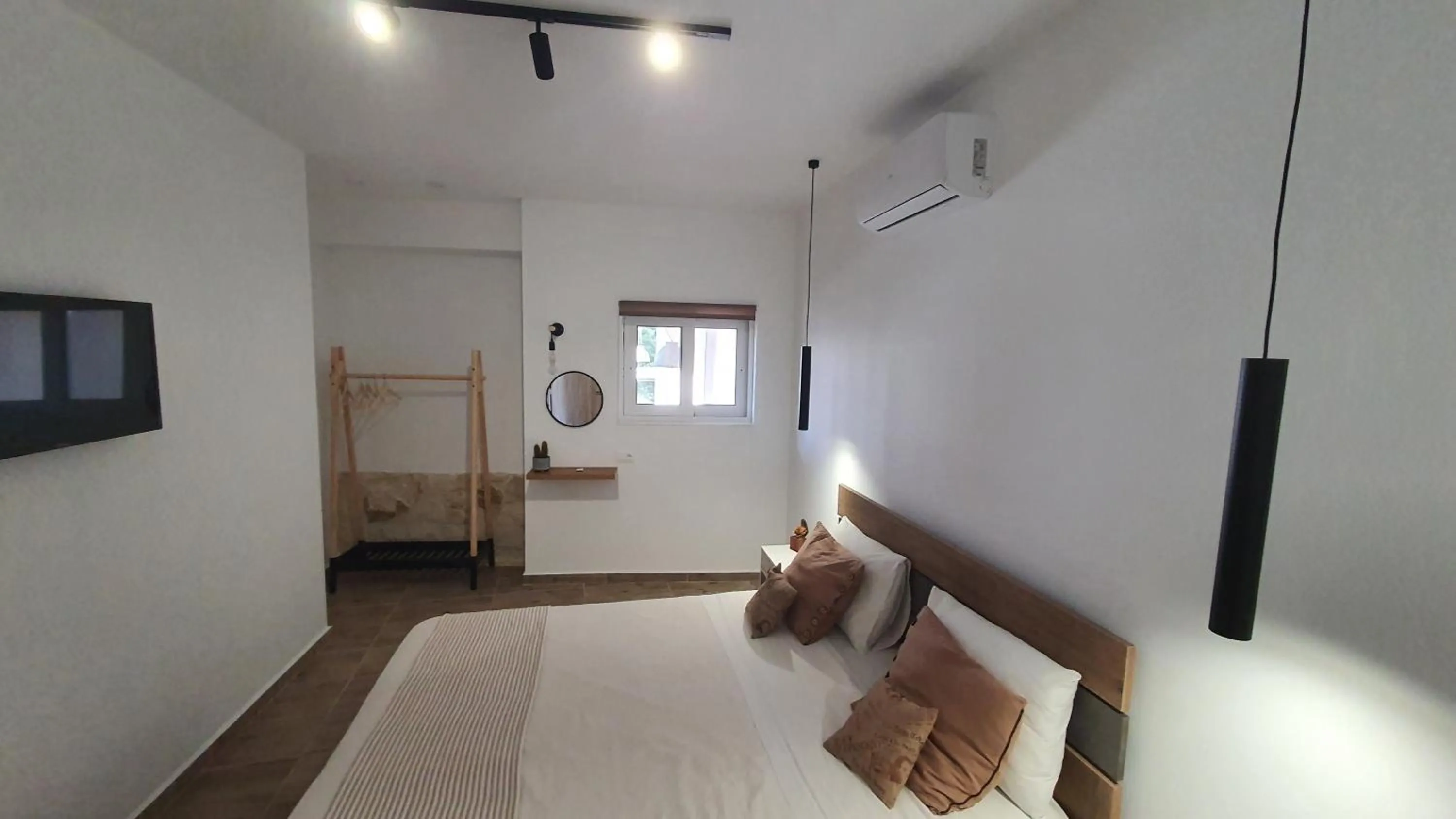 Bed in Elizabeth Suites