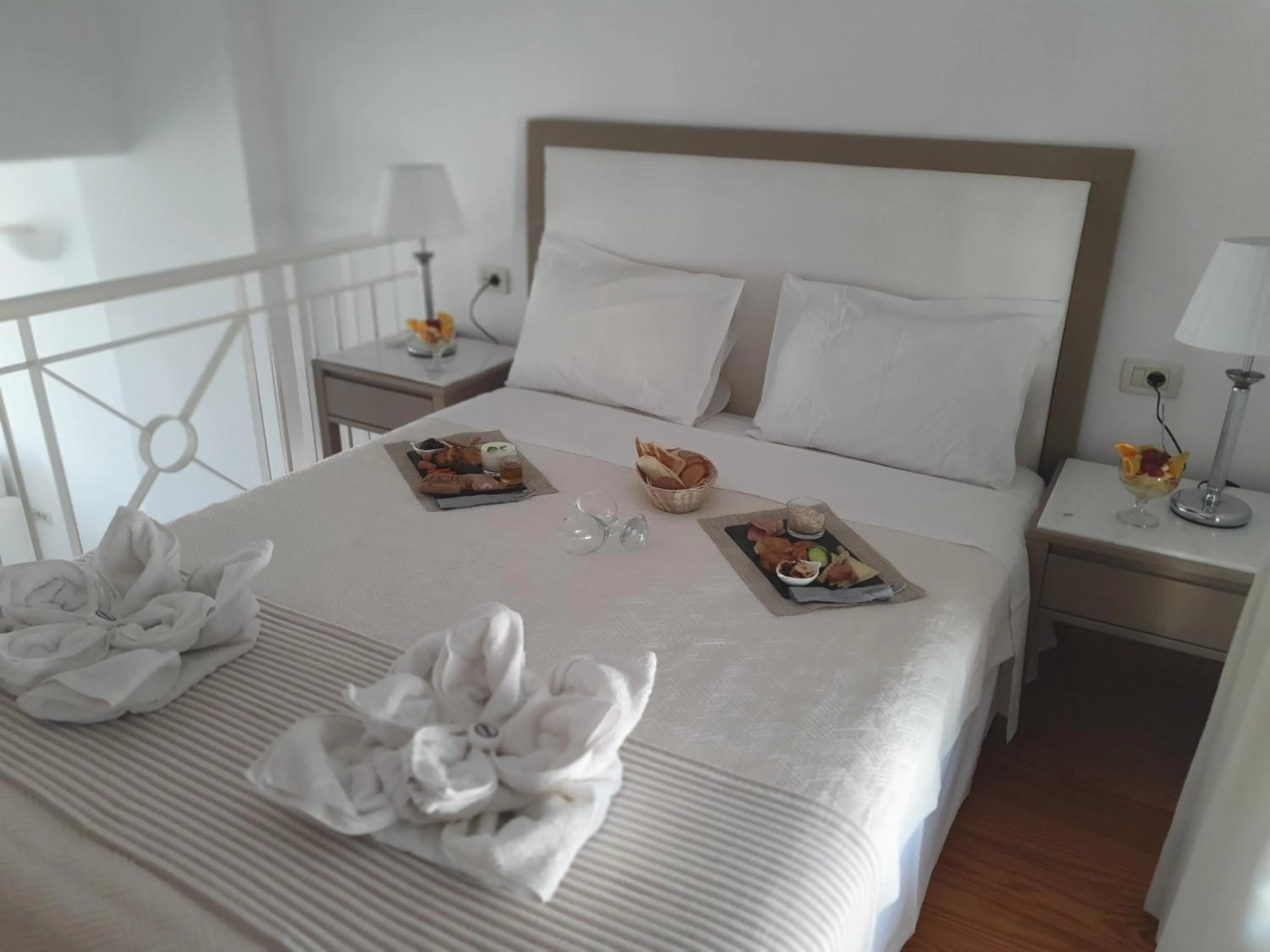 Bed in Elizabeth Suites