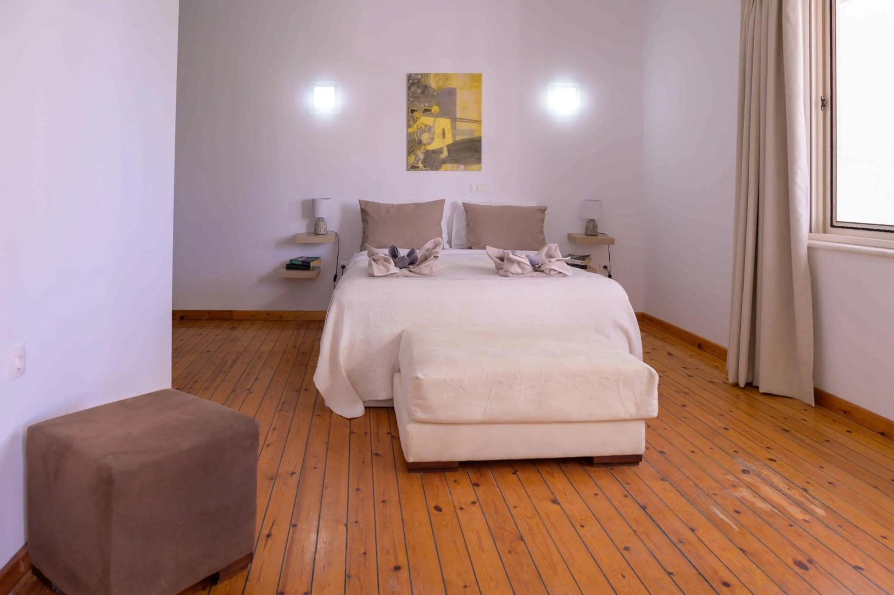 Bed in Elizabeth Suites