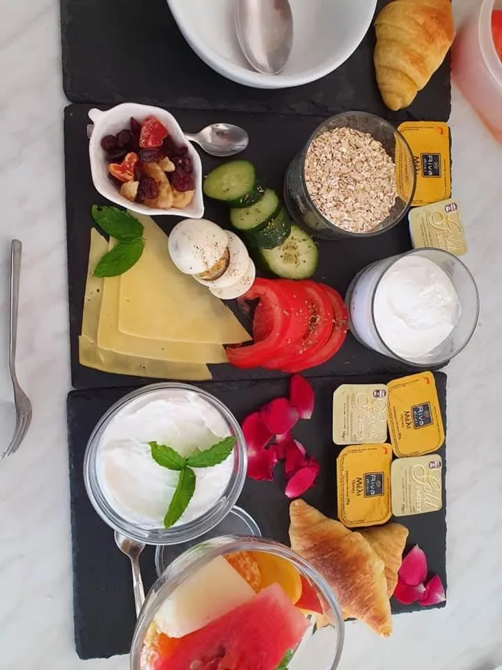 Food and drinks in Elizabeth Suites