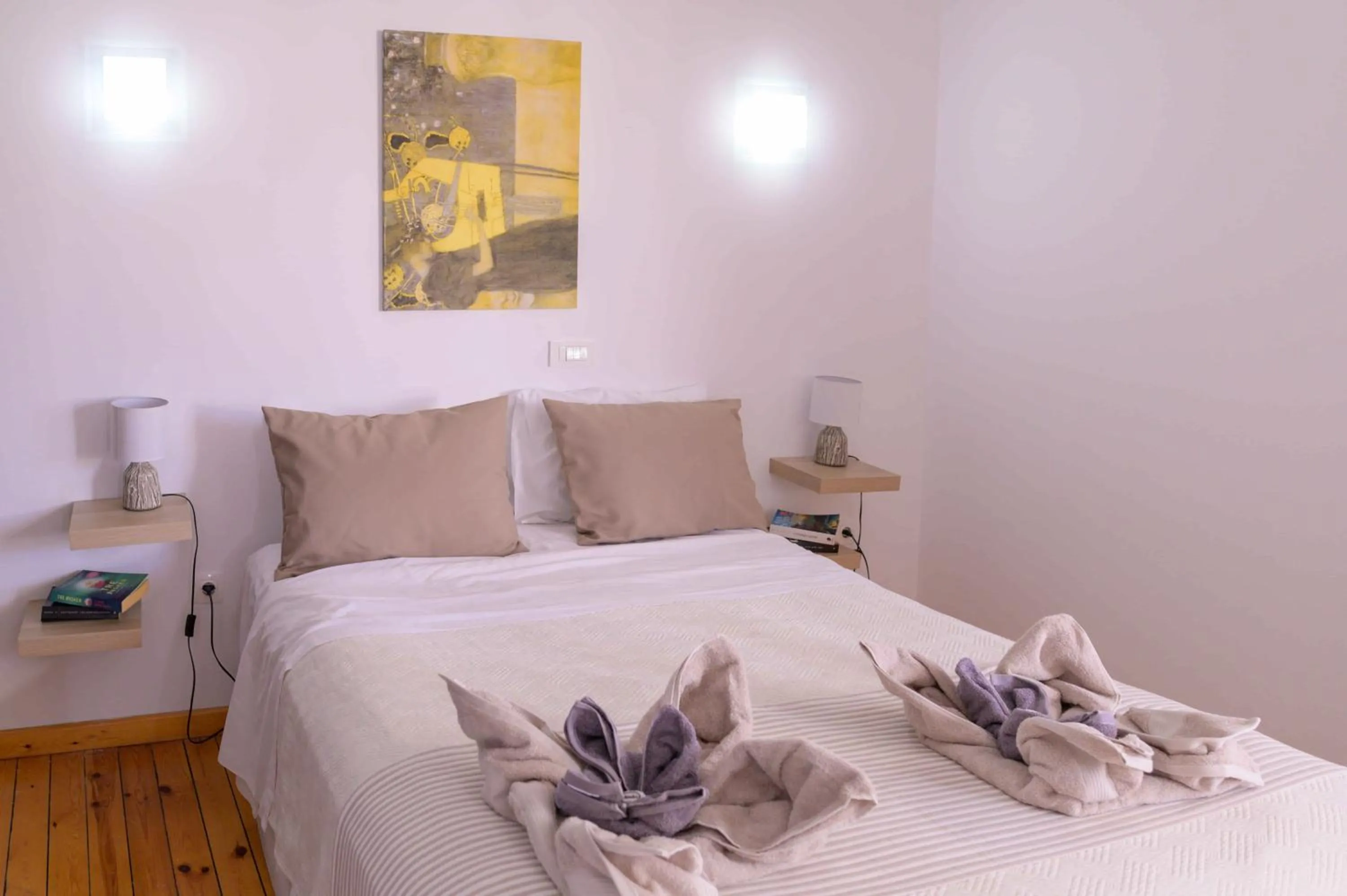 Bed in Elizabeth Suites