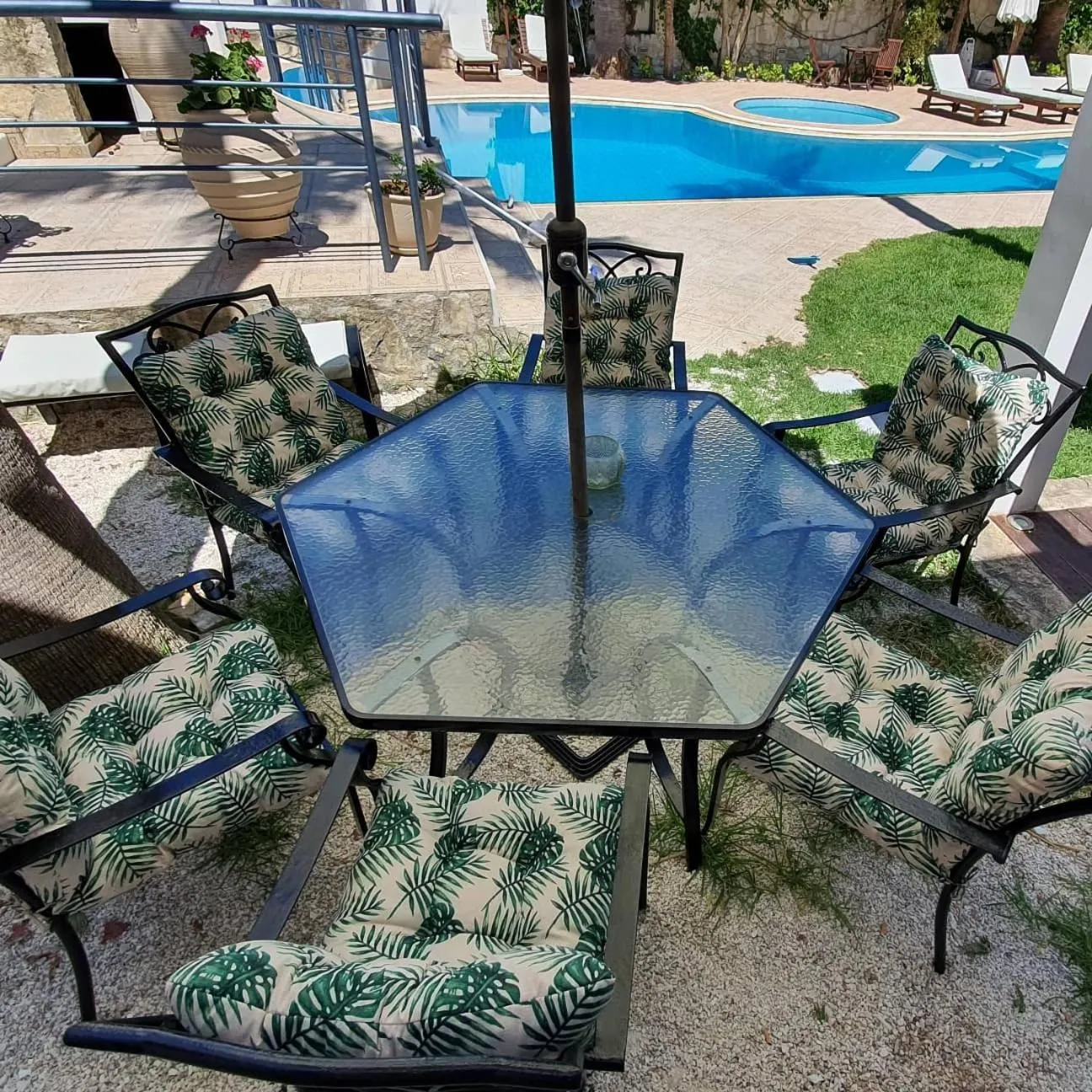 Seating area in Elizabeth Suites