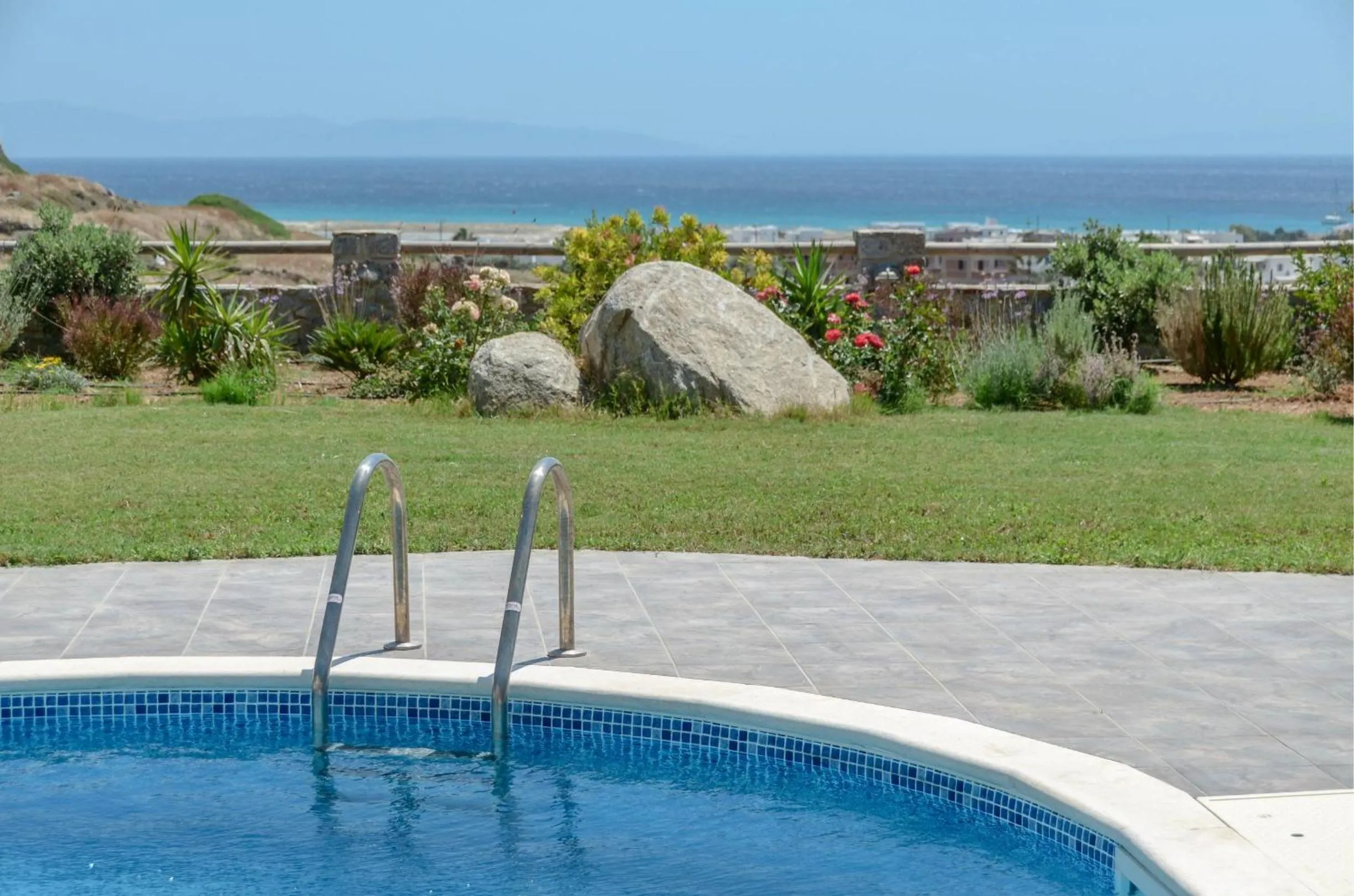Garden in Naxos Luxury Villas