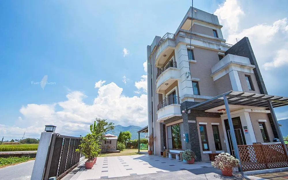 Facade/entrance in A bluegrass music