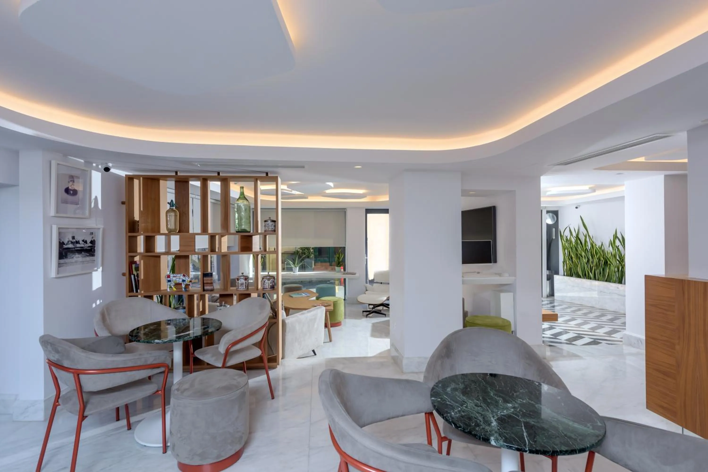 Lobby or reception in Iraklion Hotel