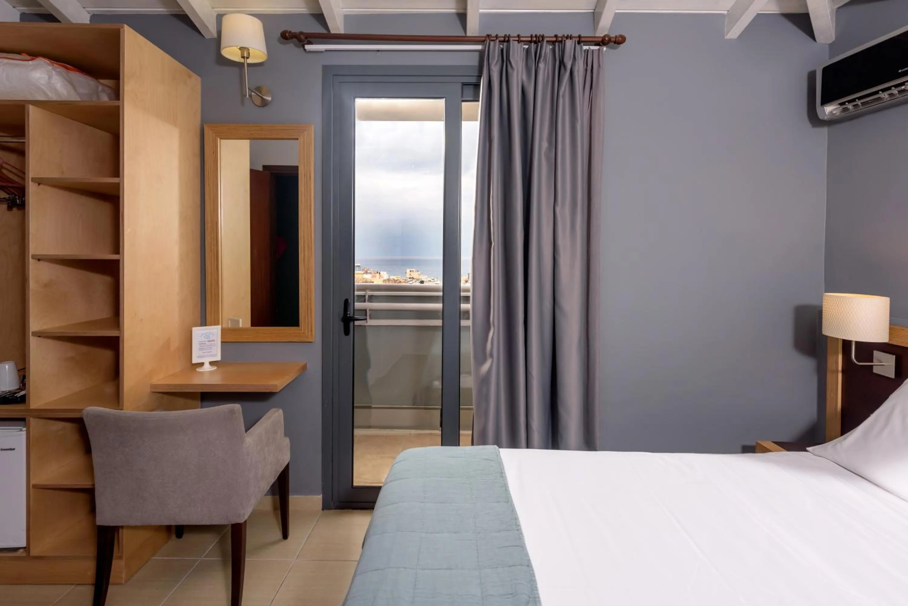 Bedroom, Bed in Iraklion Hotel