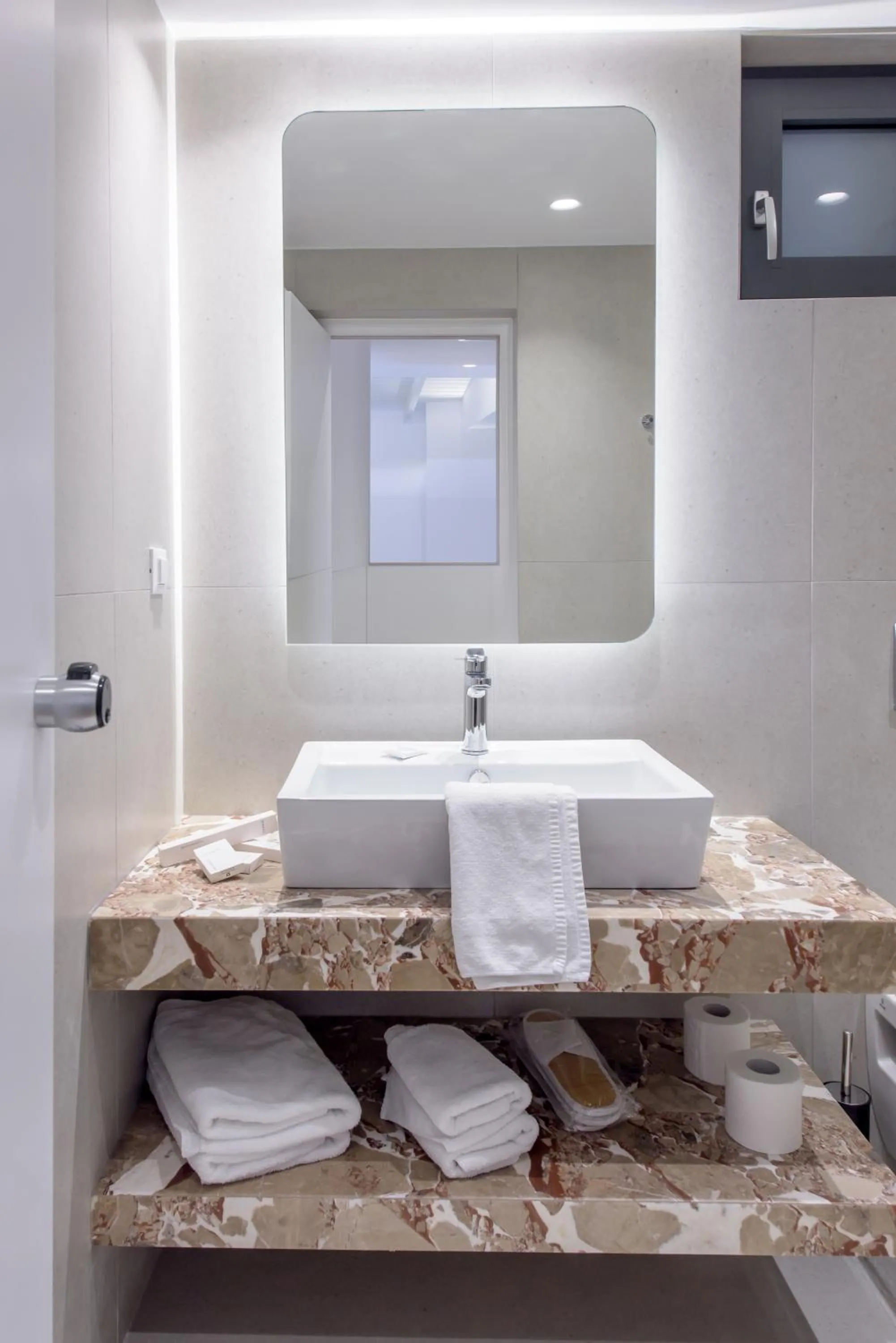 Bathroom in Iraklion Hotel