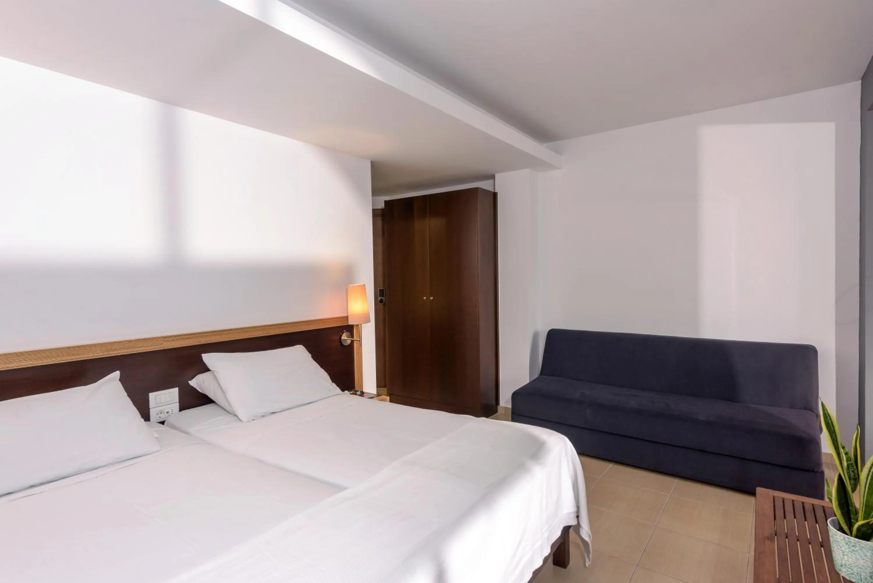 Photo of the whole room, Bed in Iraklion Hotel