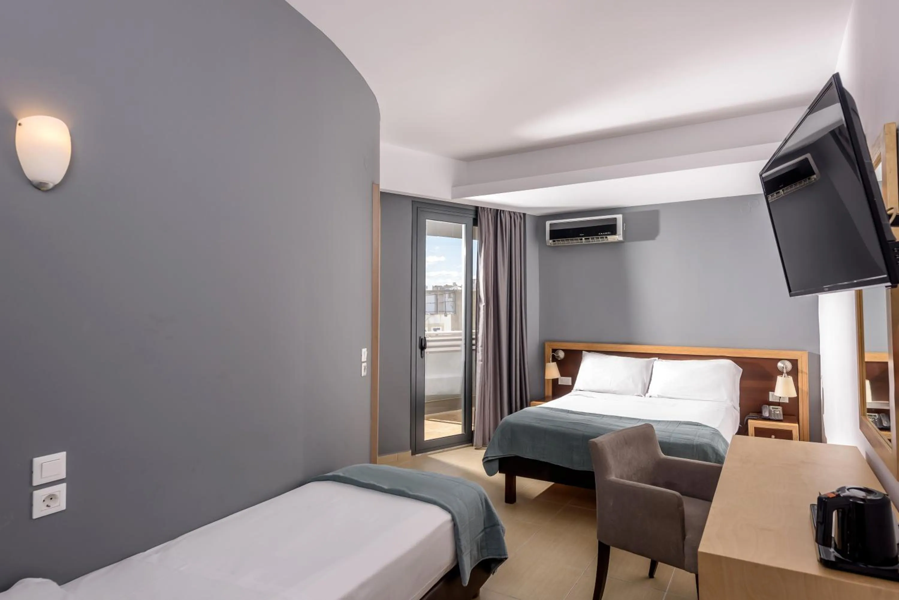 Photo of the whole room, Bed in Iraklion Hotel