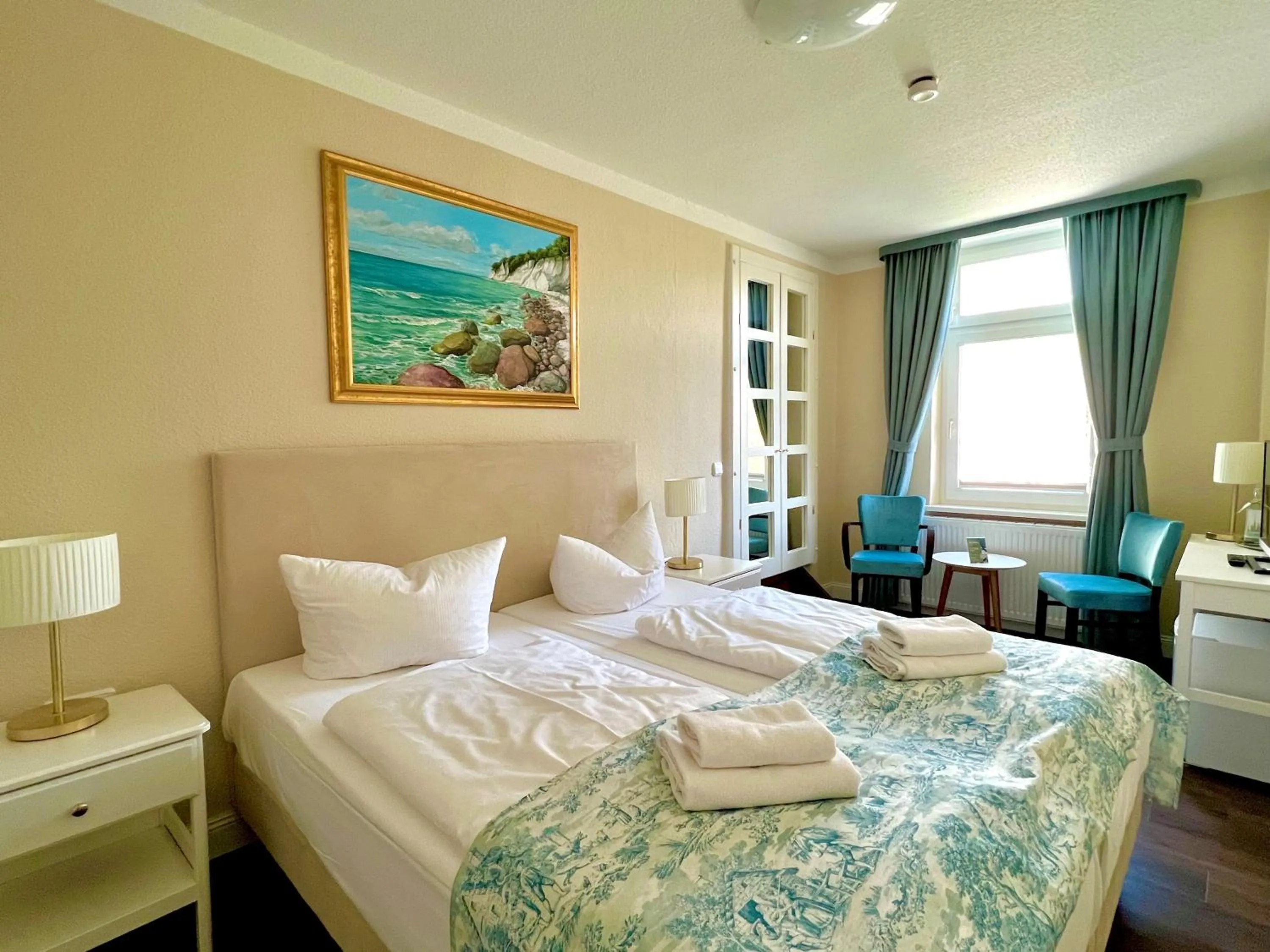 Photo of the whole room, Bed in Panorama Hotel Lohme