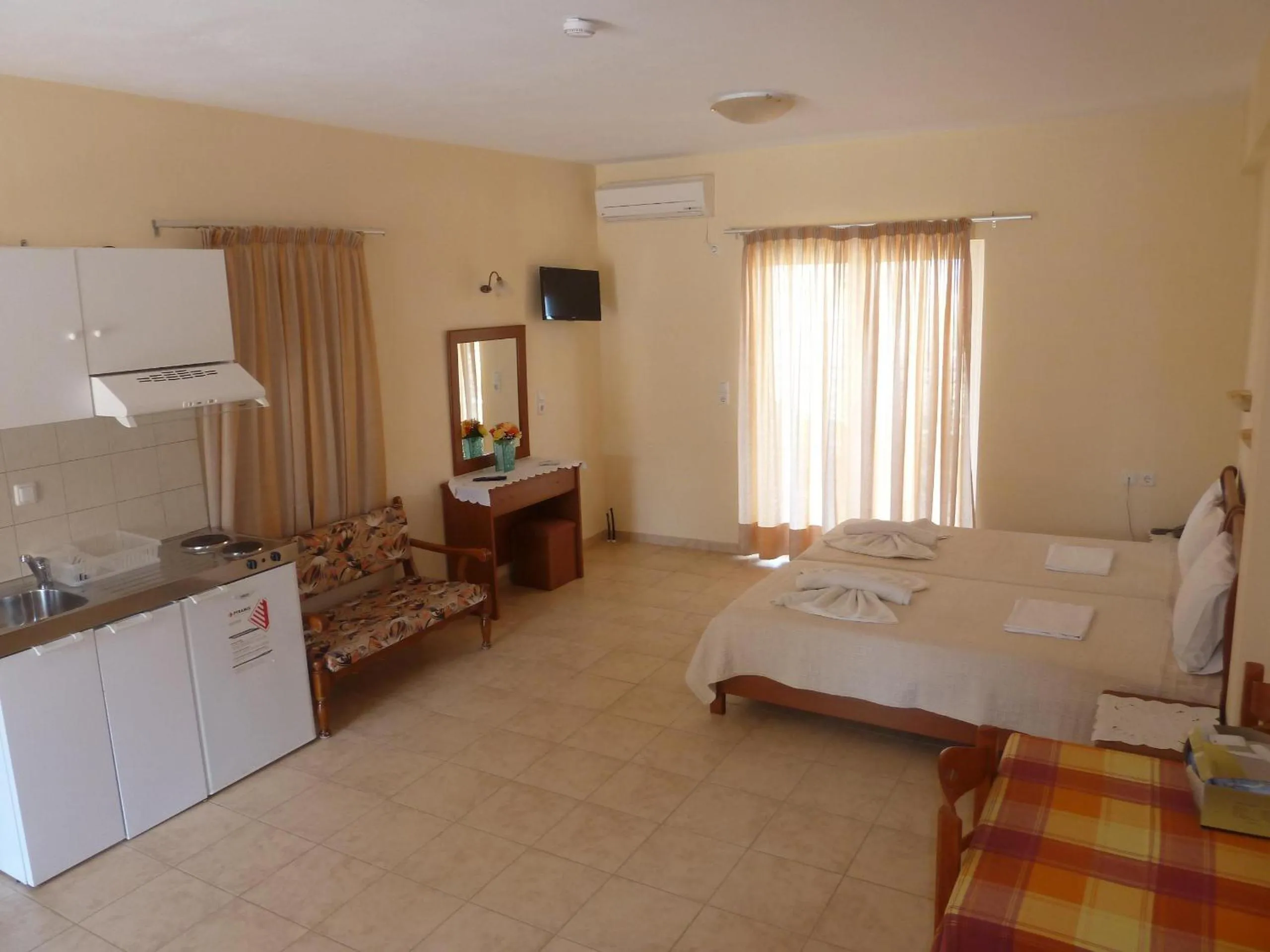 Bedroom, Bed in Elafonisos Diamond Resort