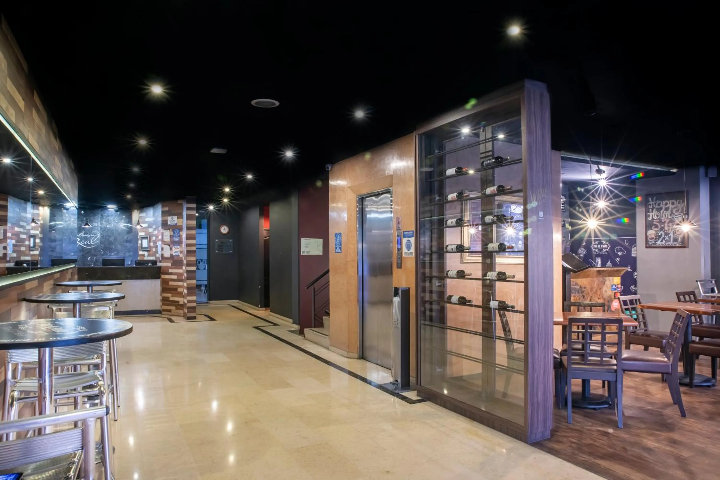 Restaurant/places to eat in Hotel Santa Barbara Real