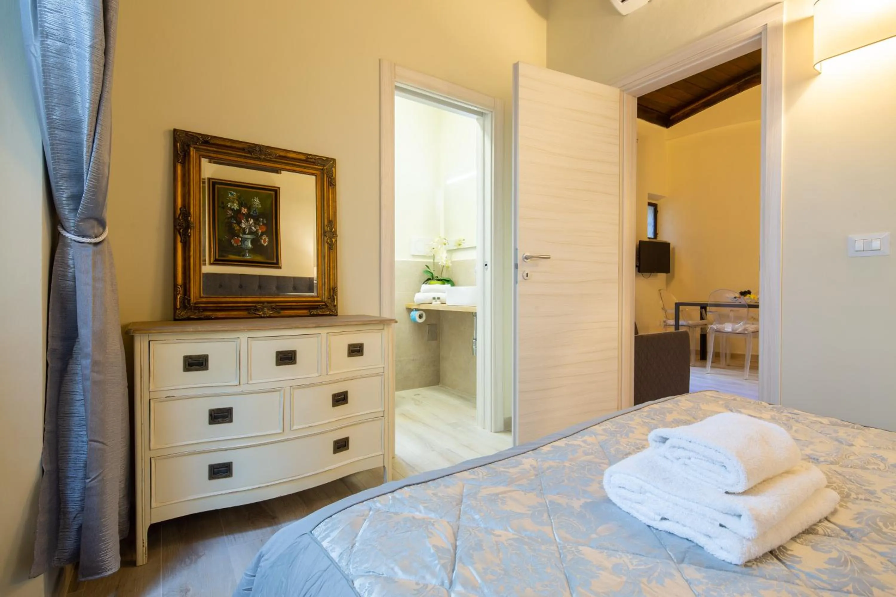 Bed in Duomo Apartments by Mmega