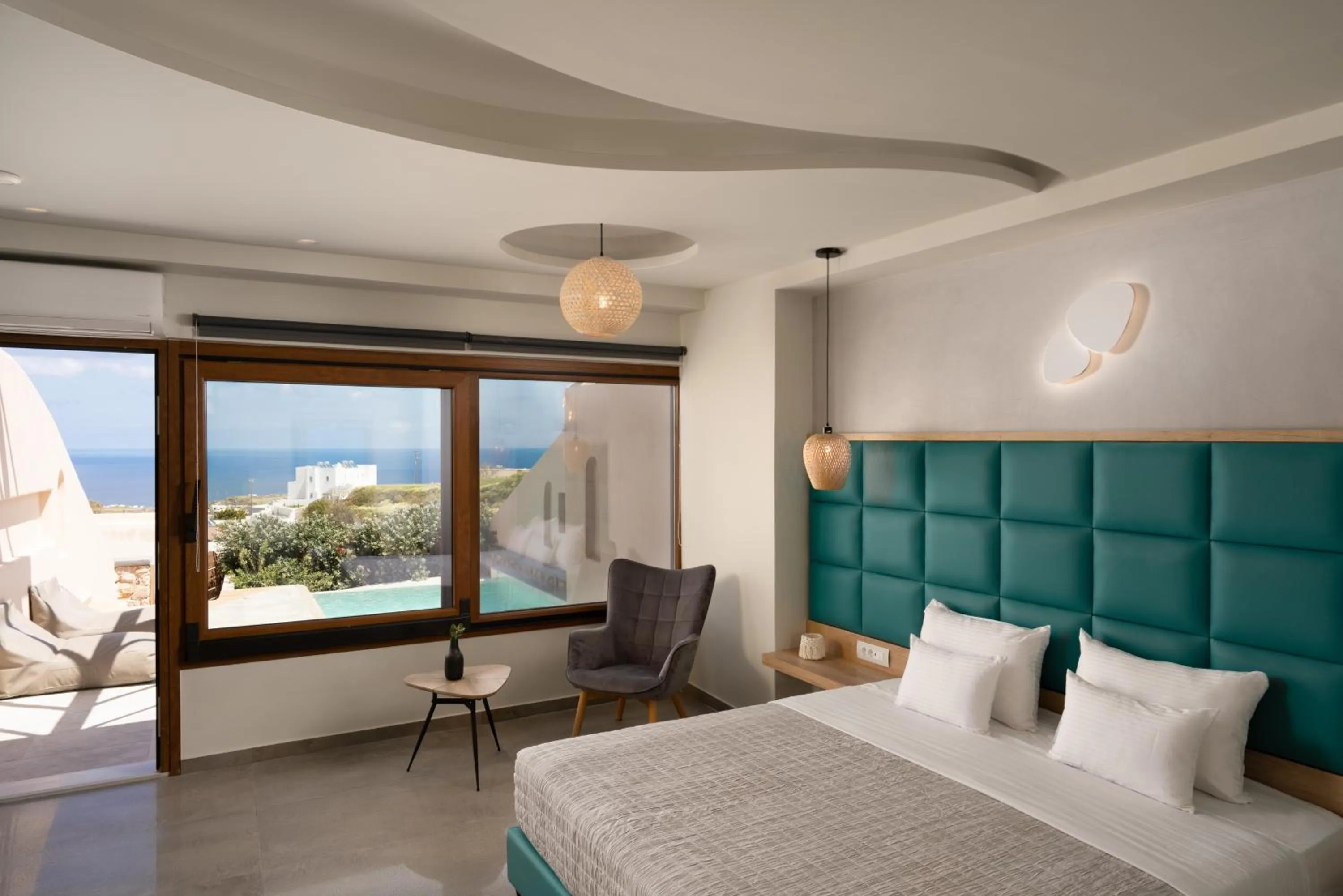 Bed in Perla Nera Suites