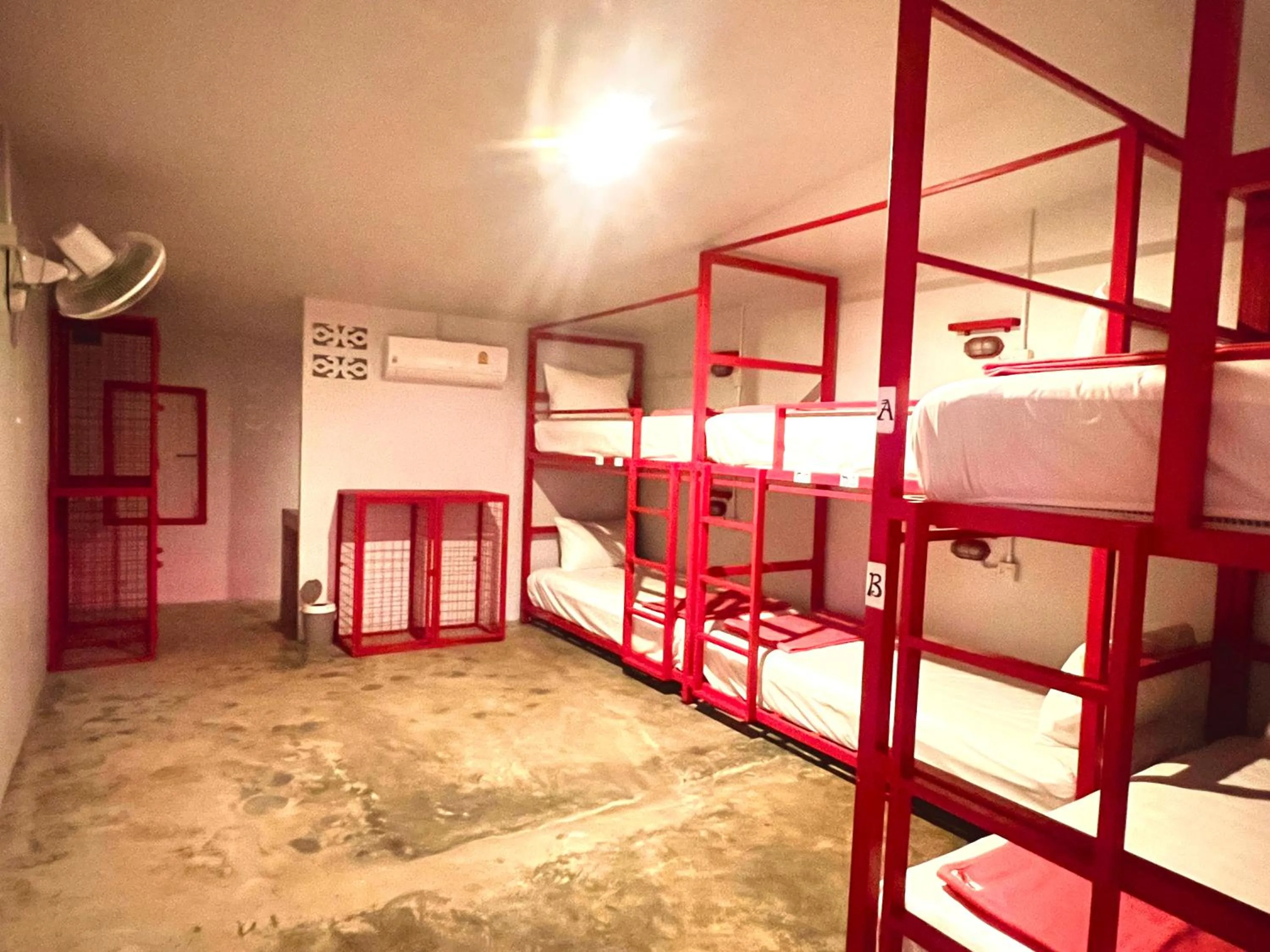 Photo of the whole room, Bed in Slumber Party Krabi