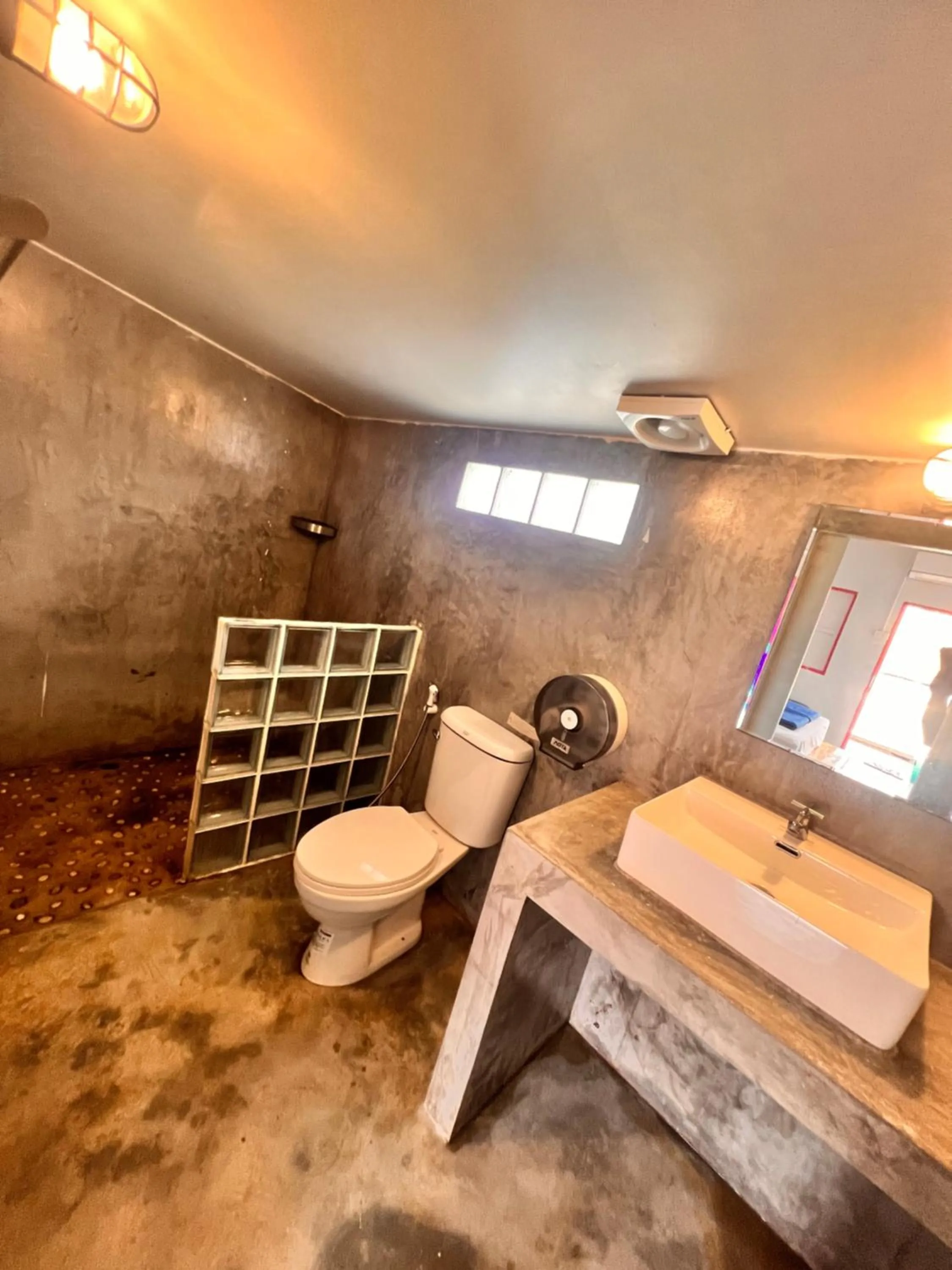 Toilet in Slumber Party Krabi