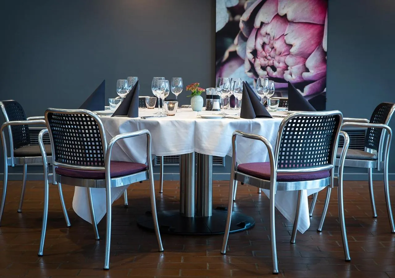 Restaurant/places to eat in Pharmakon Hotel & Conferencecenter