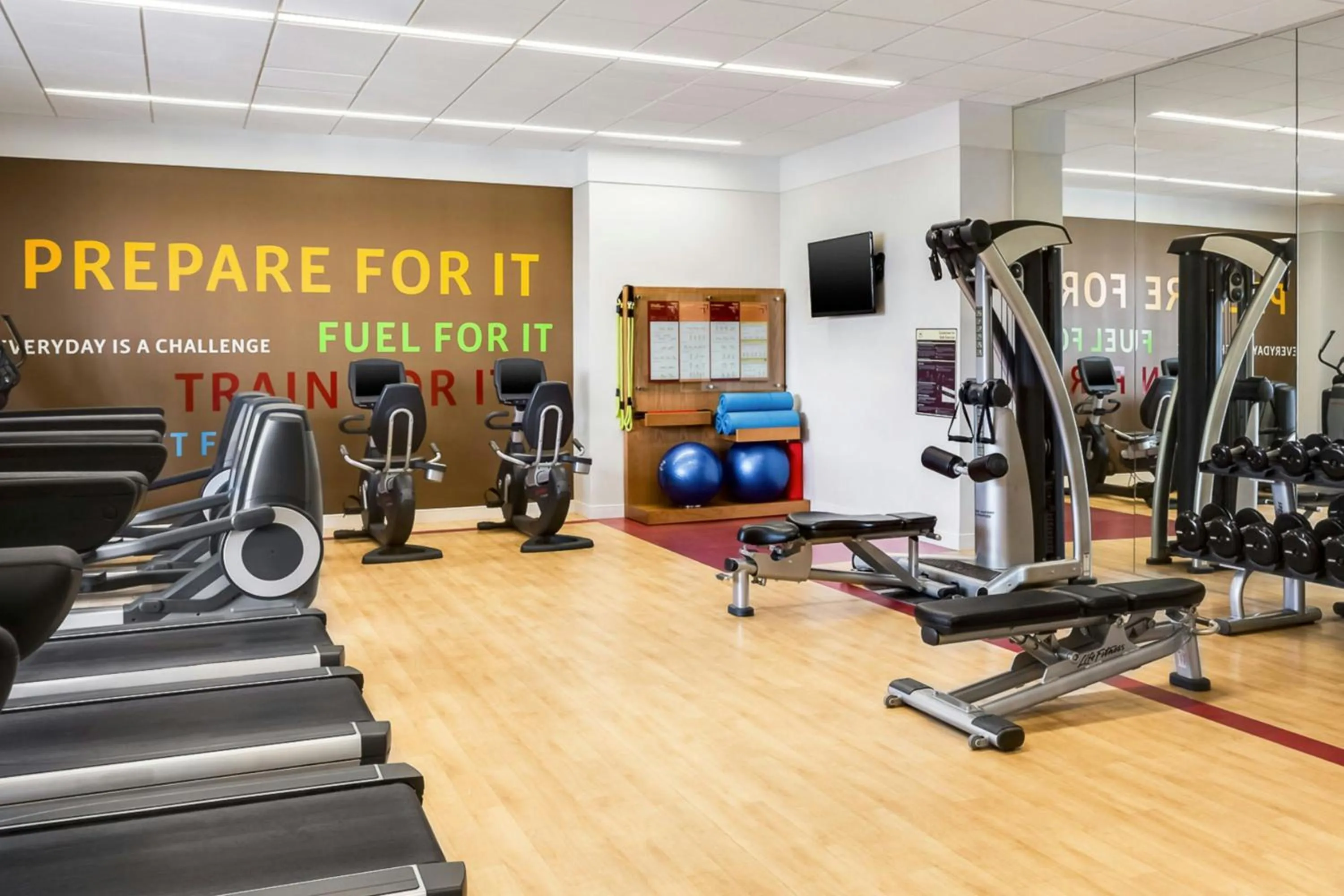Fitness centre/facilities in Sheraton Overland Park Hotel at the Convention Center