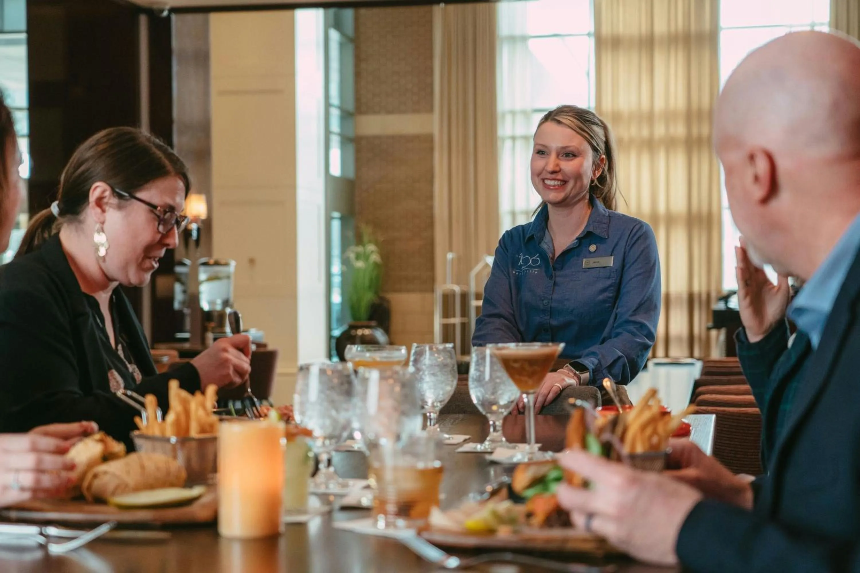 Restaurant/places to eat in Sheraton Overland Park Hotel at the Convention Center