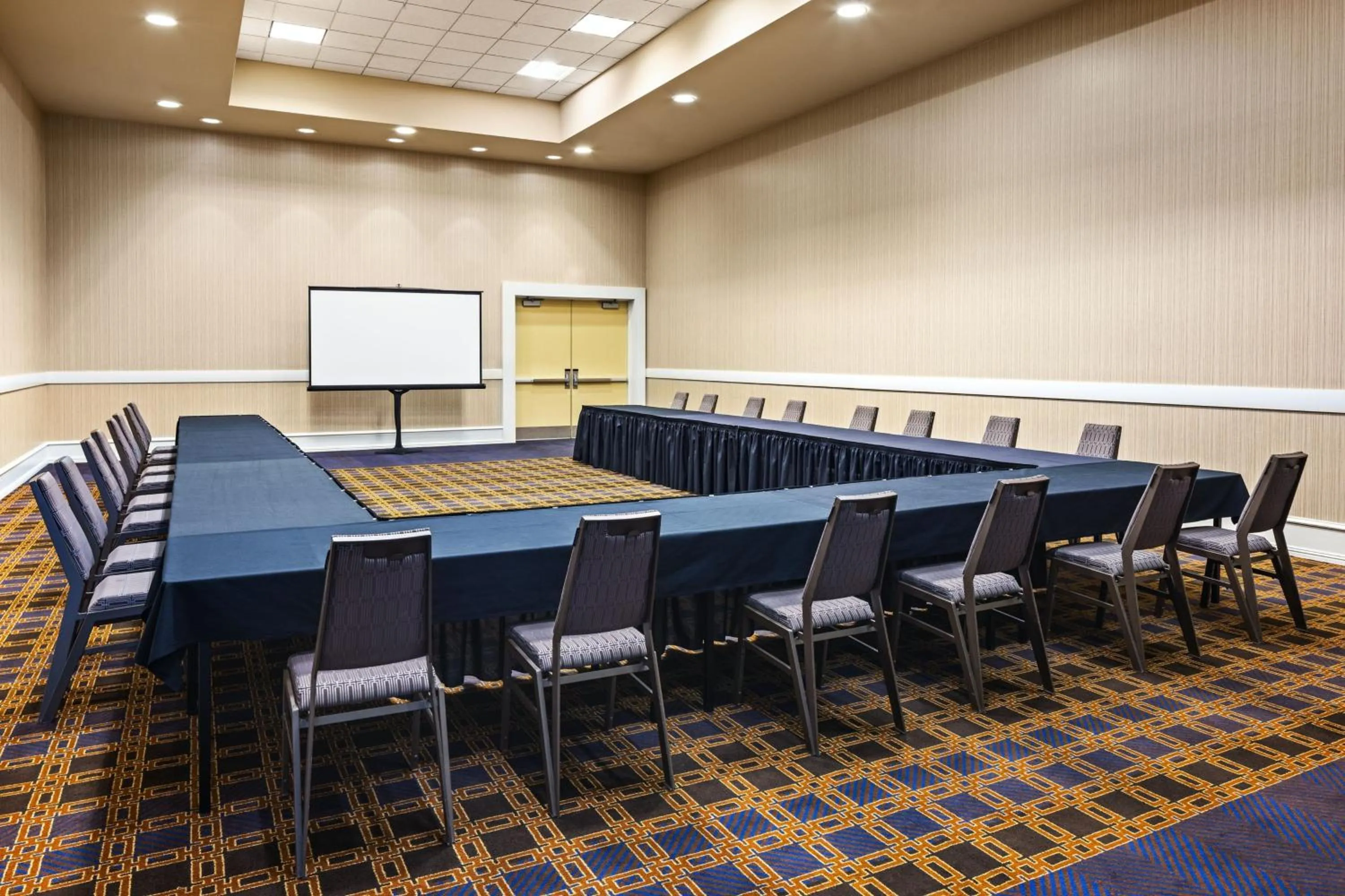 Meeting/conference room in Sheraton Overland Park Hotel at the Convention Center
