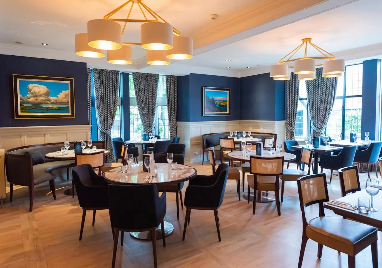 Restaurant/places to eat in Piersland House