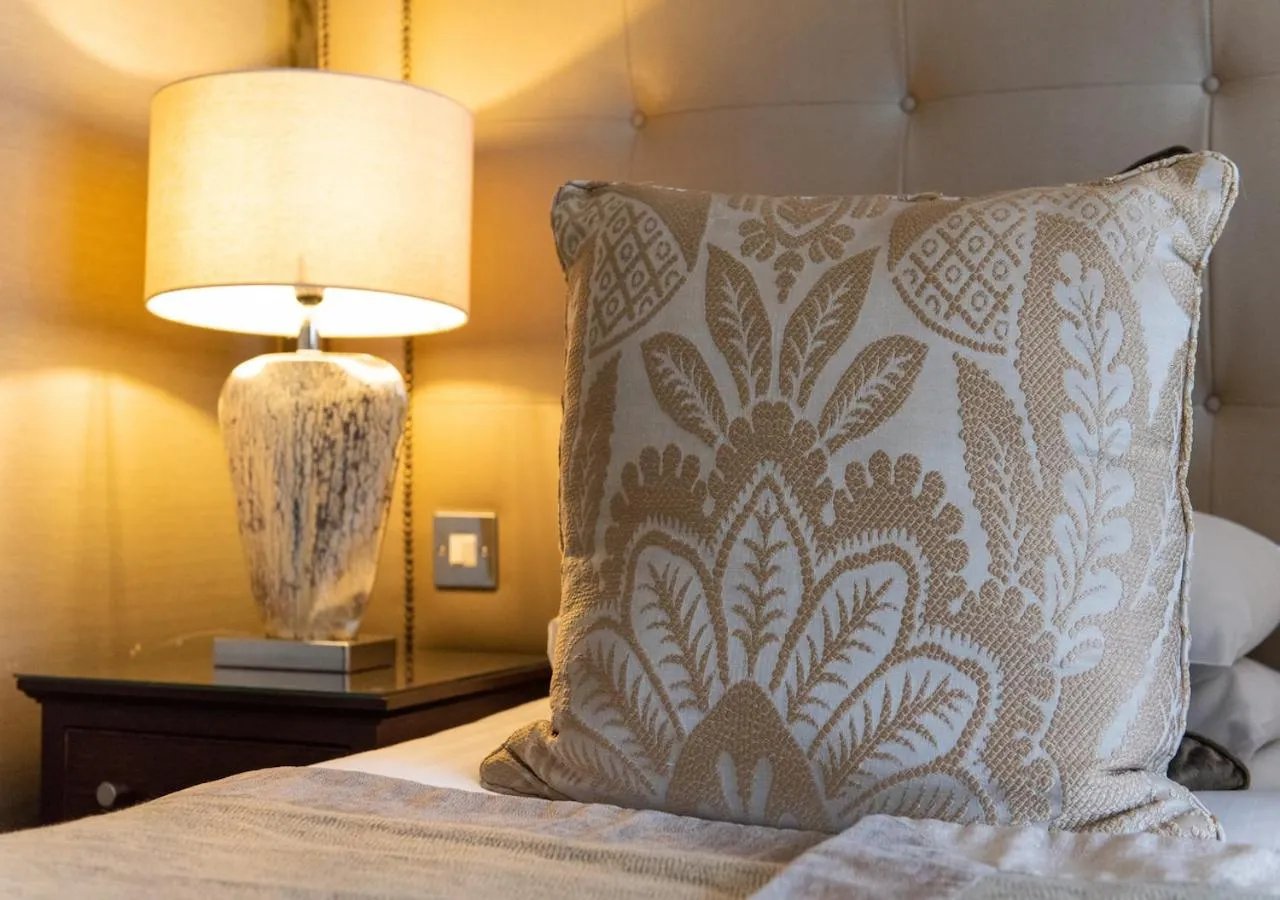 Property building, Bed in Piersland House