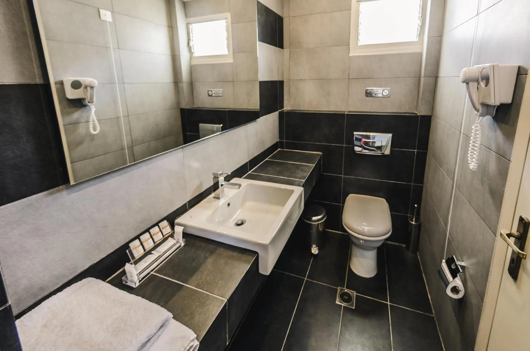 Bathroom in Hotel Nereides