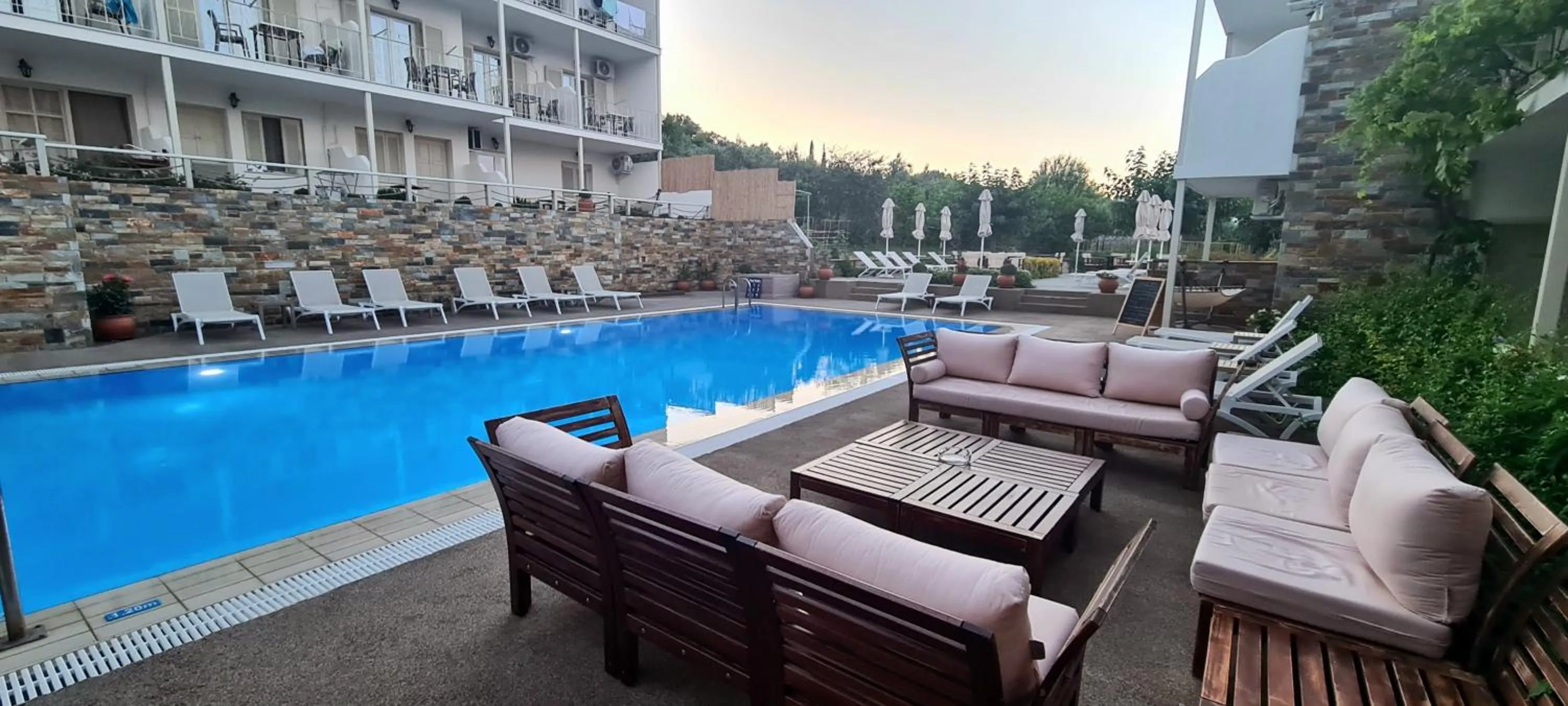 Swimming pool in Hotel Nereides