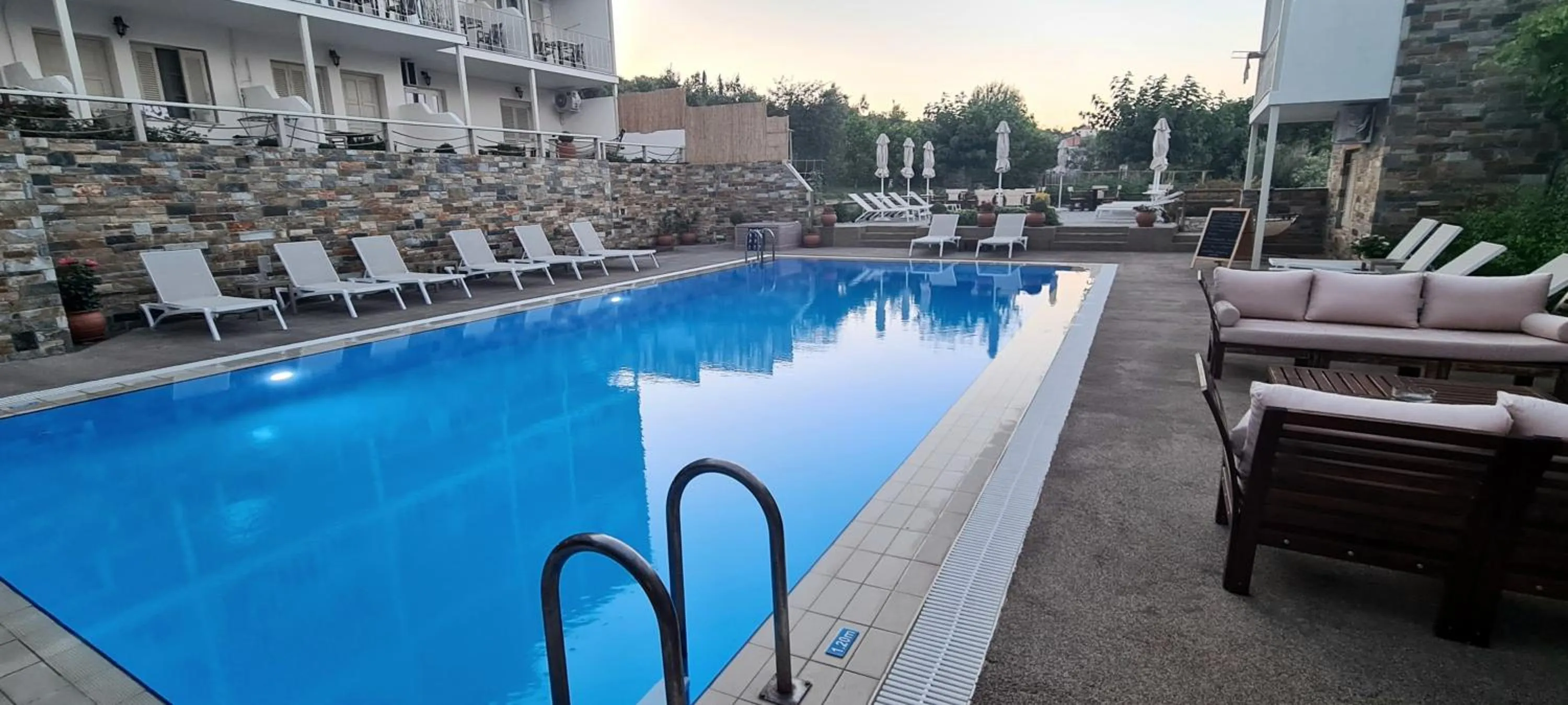 Swimming pool in Hotel Nereides
