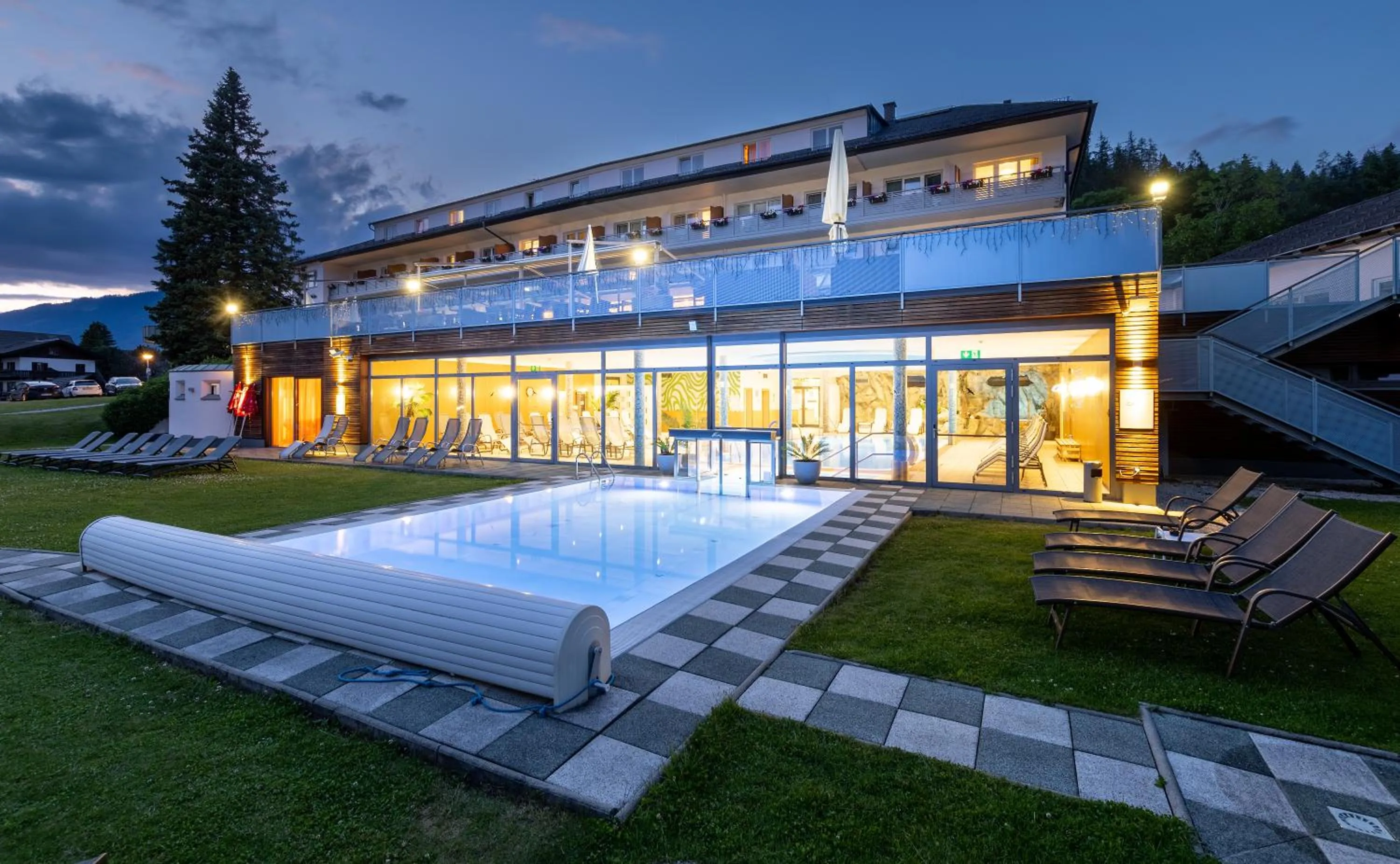 Swimming pool in Hotel-Restaurant Grimmingblick