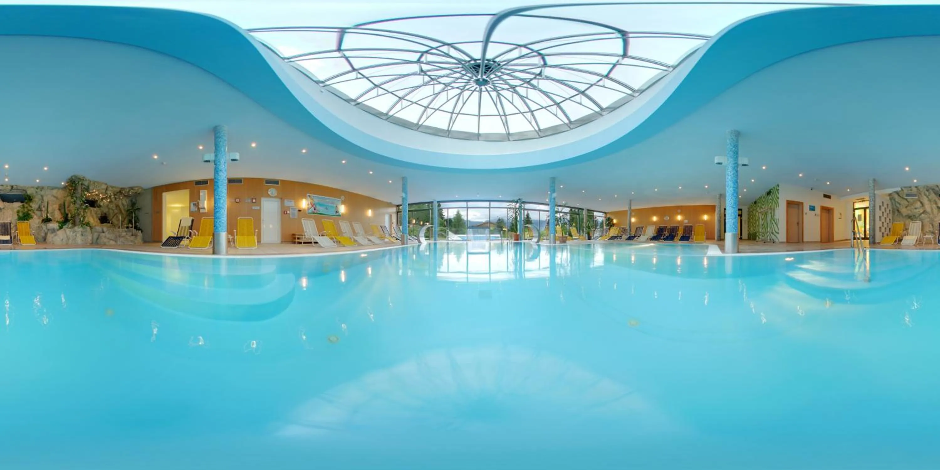 Swimming pool in Hotel-Restaurant Grimmingblick