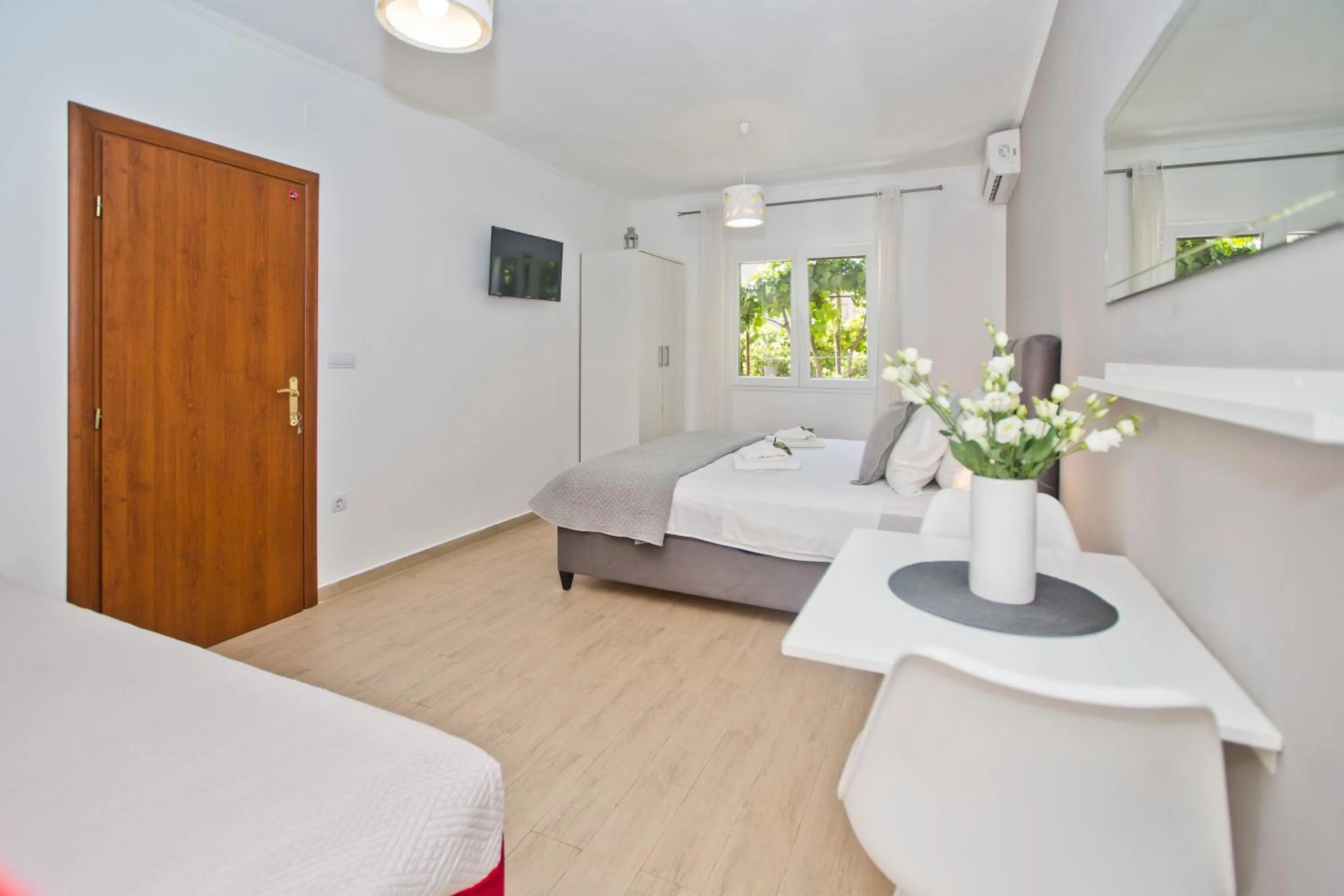 Photo of the whole room, Bed in Villa Milton Hvar