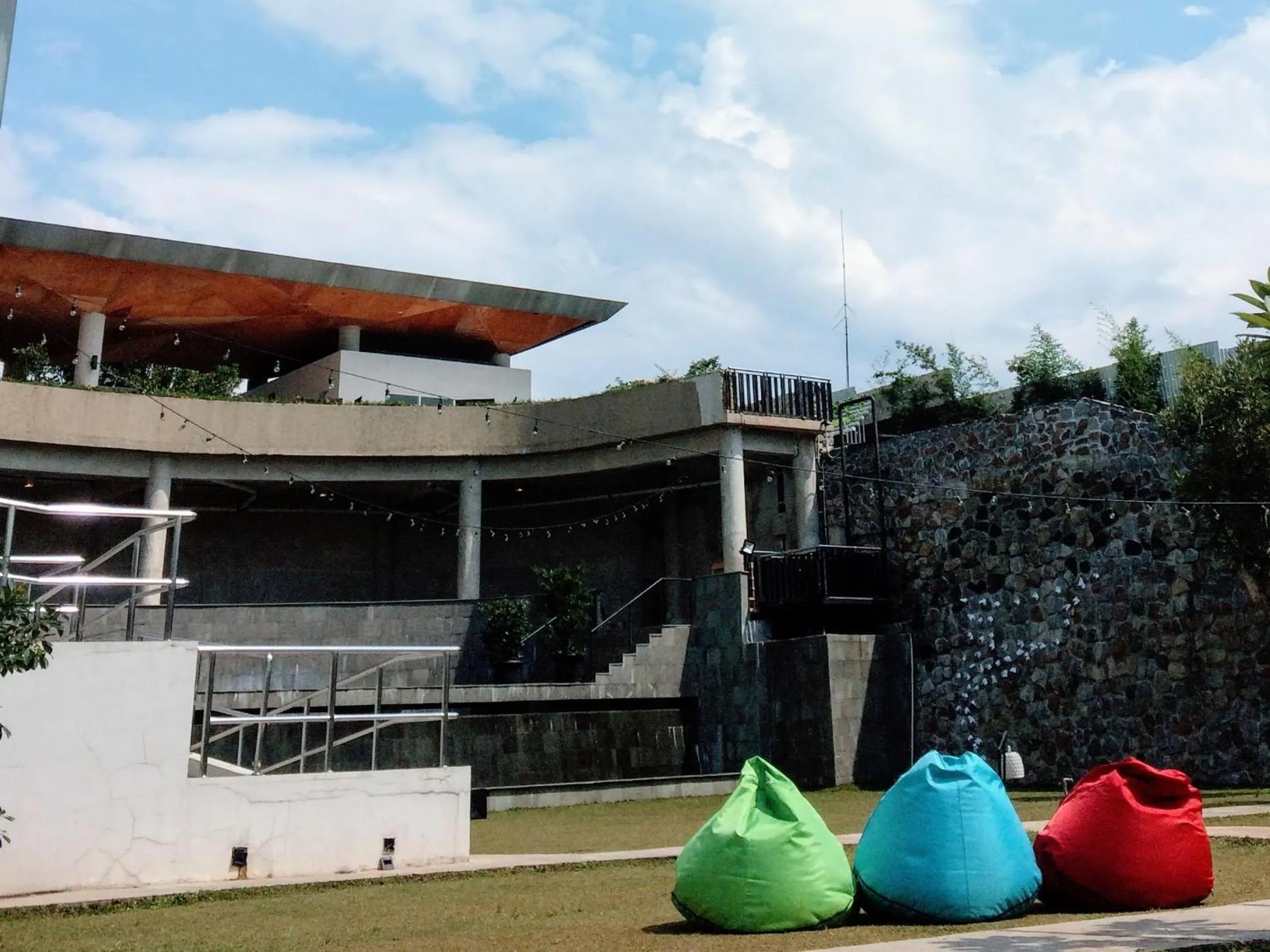 Property building in TechieRoom Kotlin at Clove Garden Residence