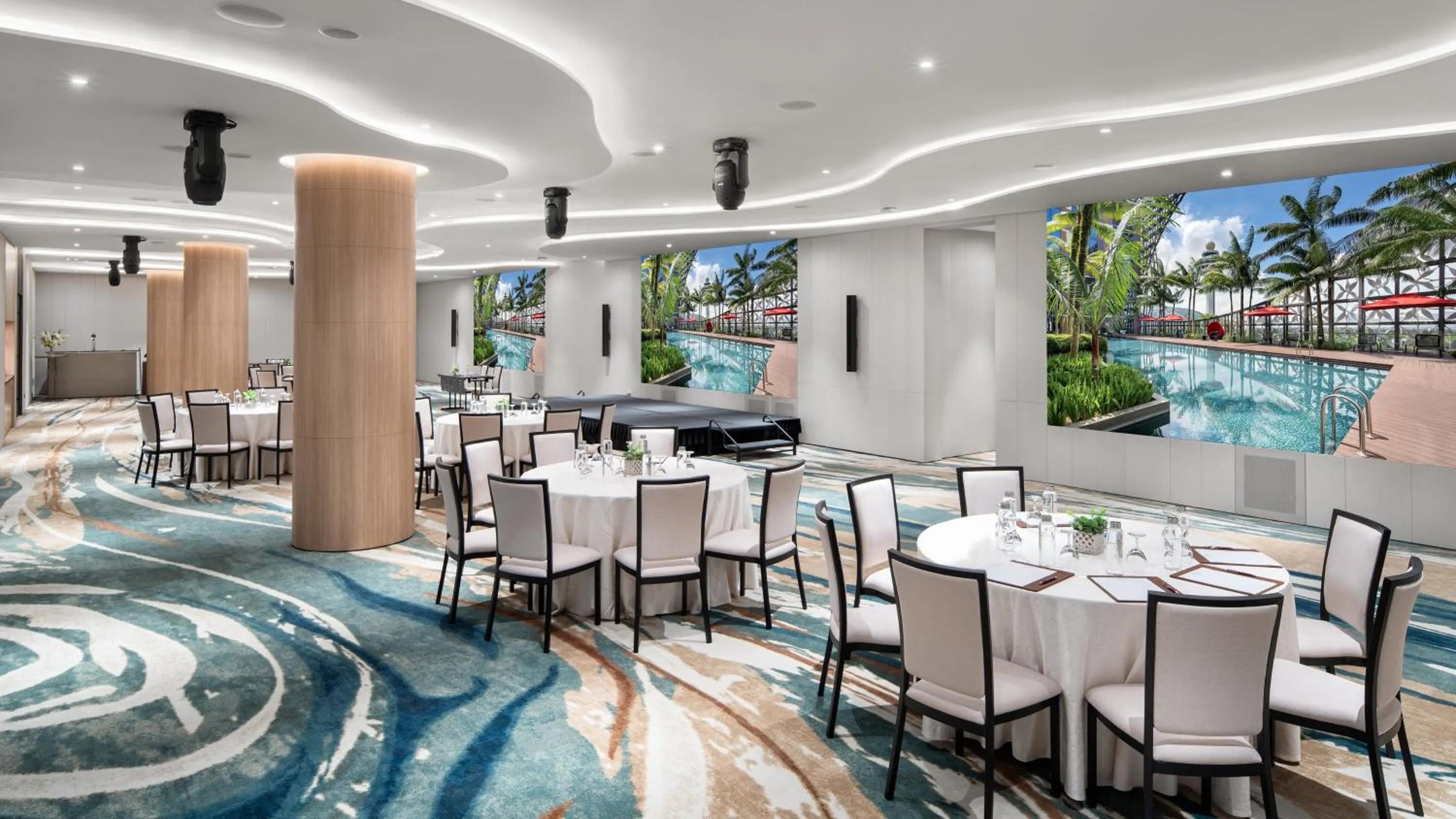 Meeting/conference room in Crowne Plaza Changi Airport by IHG