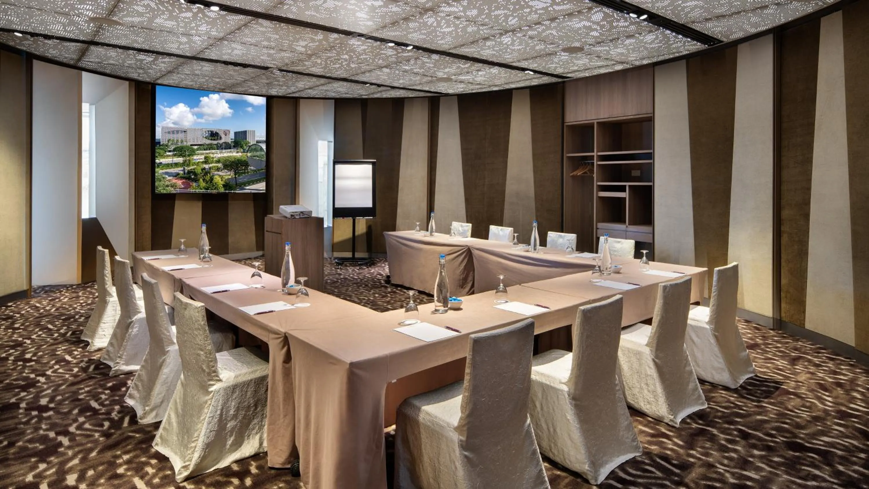 Meeting/conference room in Crowne Plaza Changi Airport by IHG