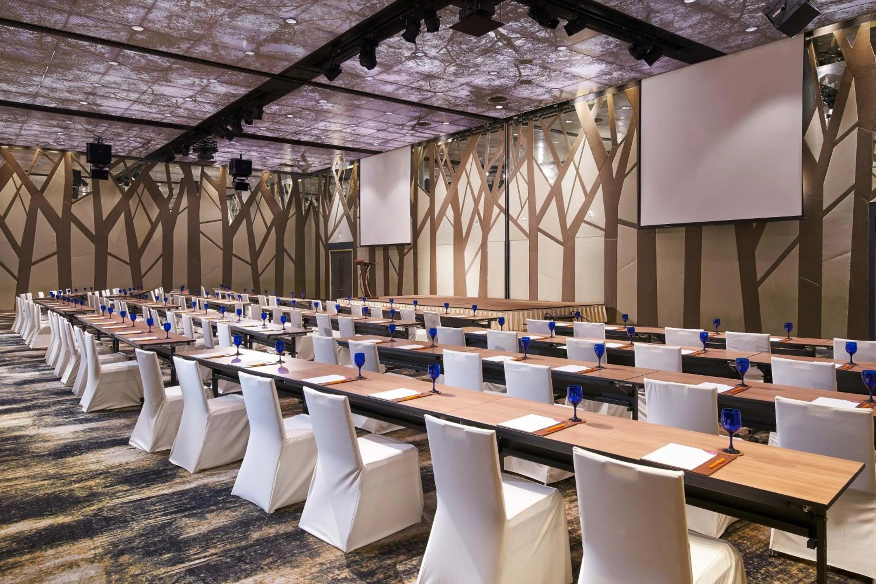 Meeting/conference room in Crowne Plaza Changi Airport by IHG
