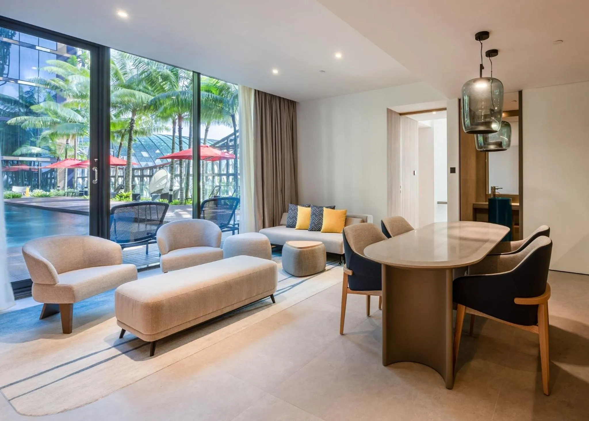 Photo of the whole room in Crowne Plaza Changi Airport by IHG