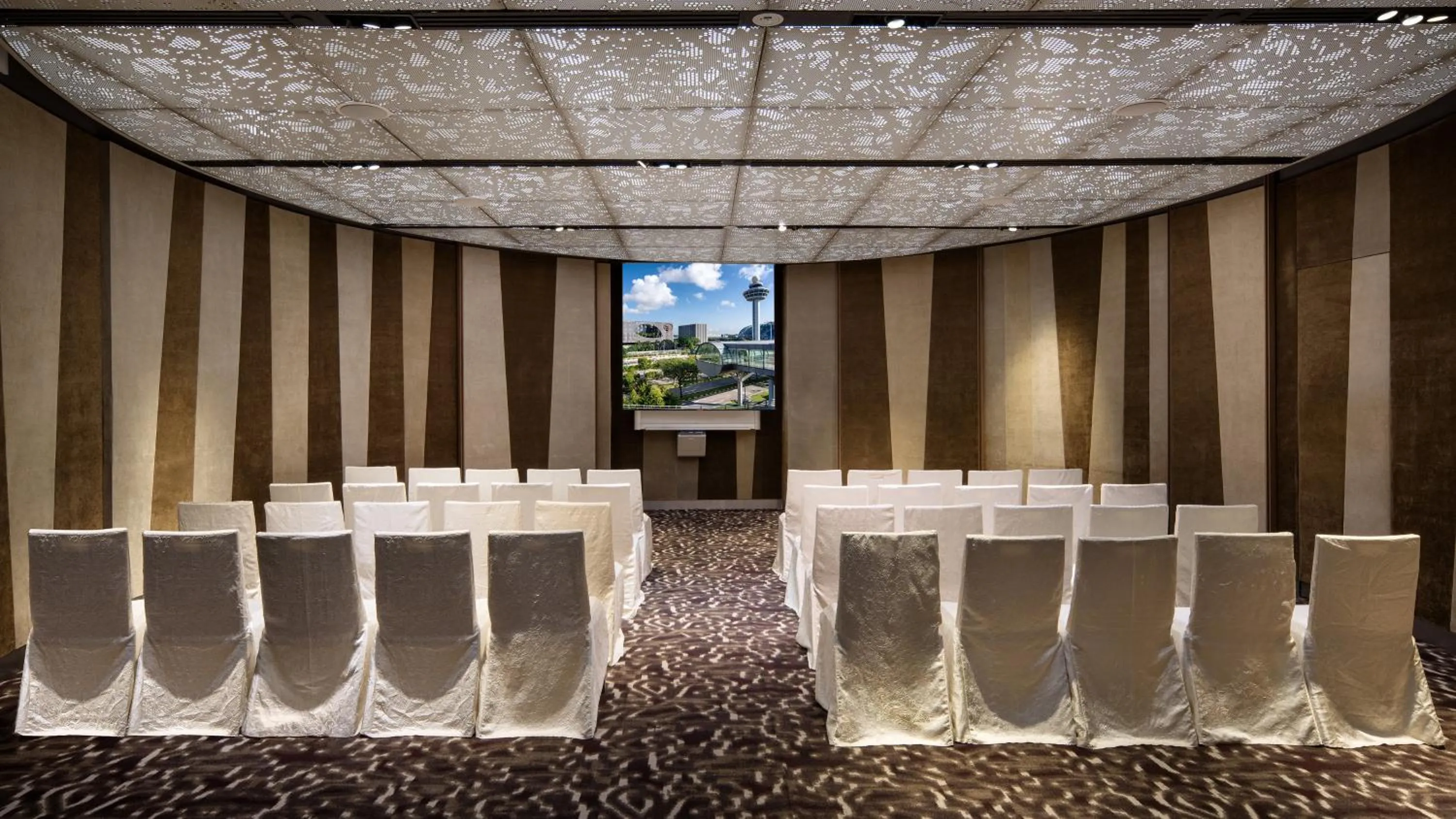 Meeting/conference room in Crowne Plaza Changi Airport by IHG