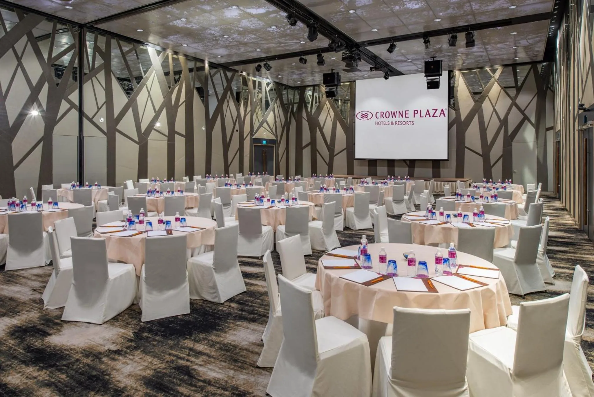 Banquet/Function facilities in Crowne Plaza Changi Airport by IHG