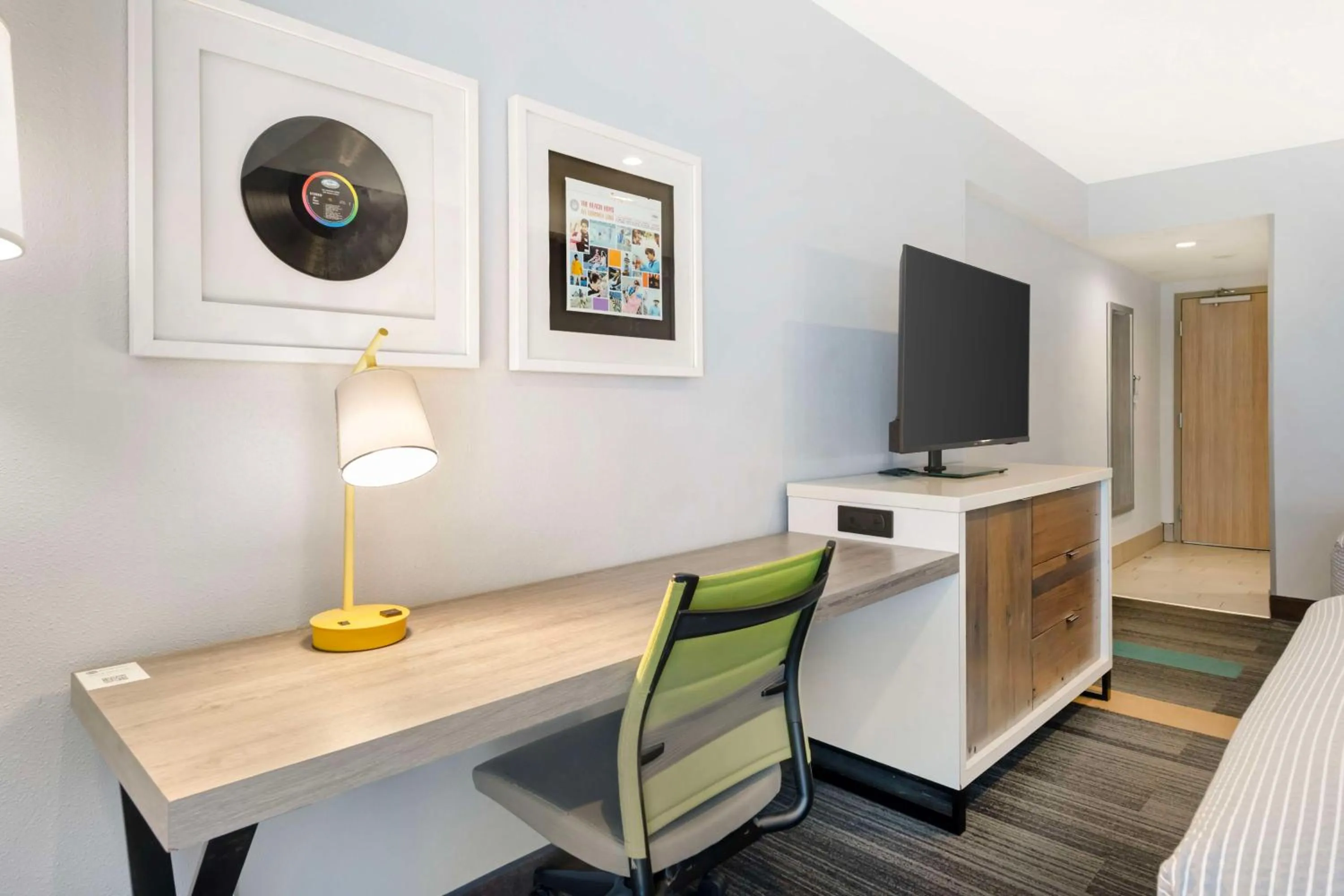 Bedroom in Best Western Oceanfront